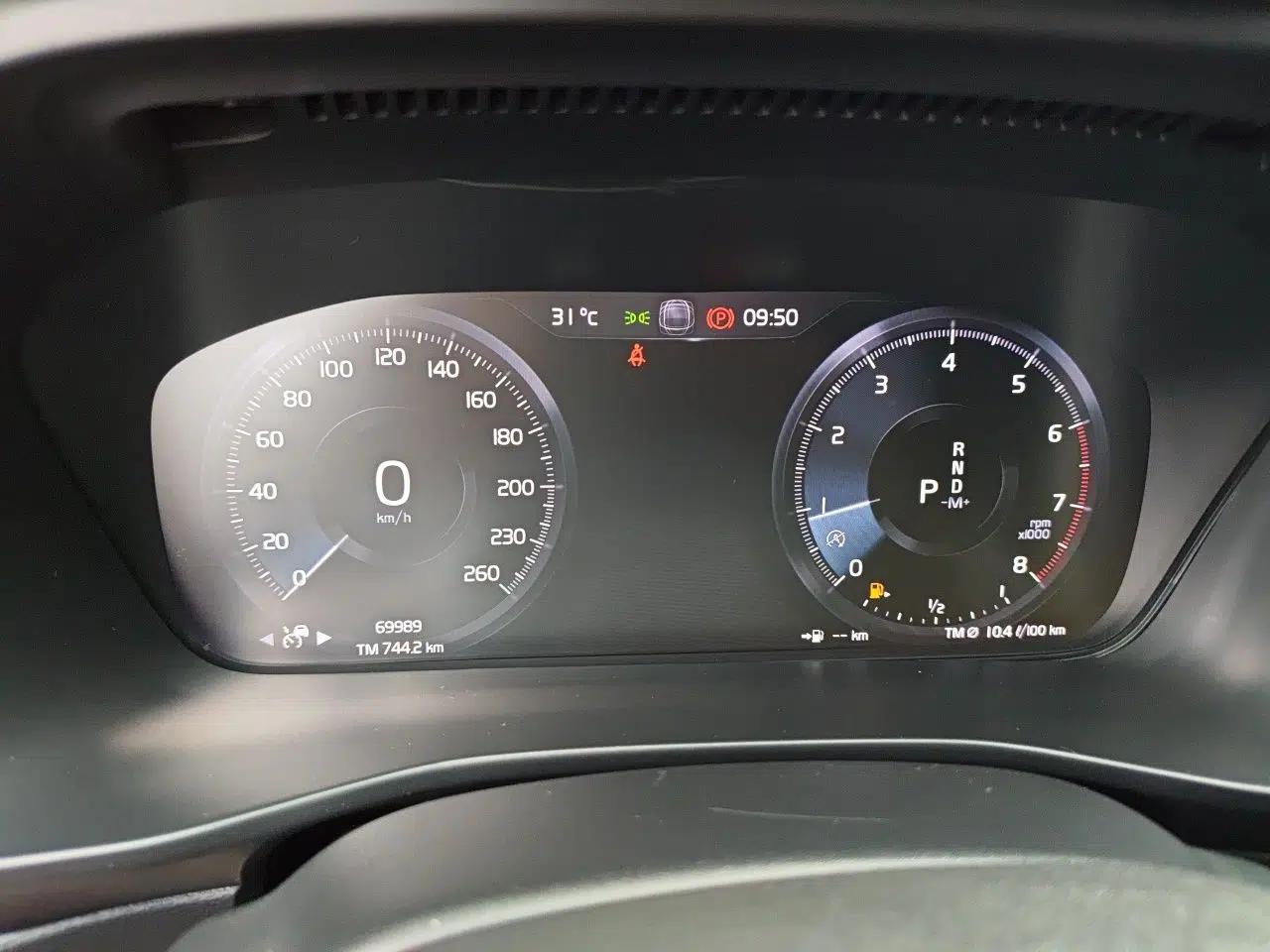Volvo XC40 2021 T4 Four-Wheel Drive Smart & Sporty Edition — миниатюра 11