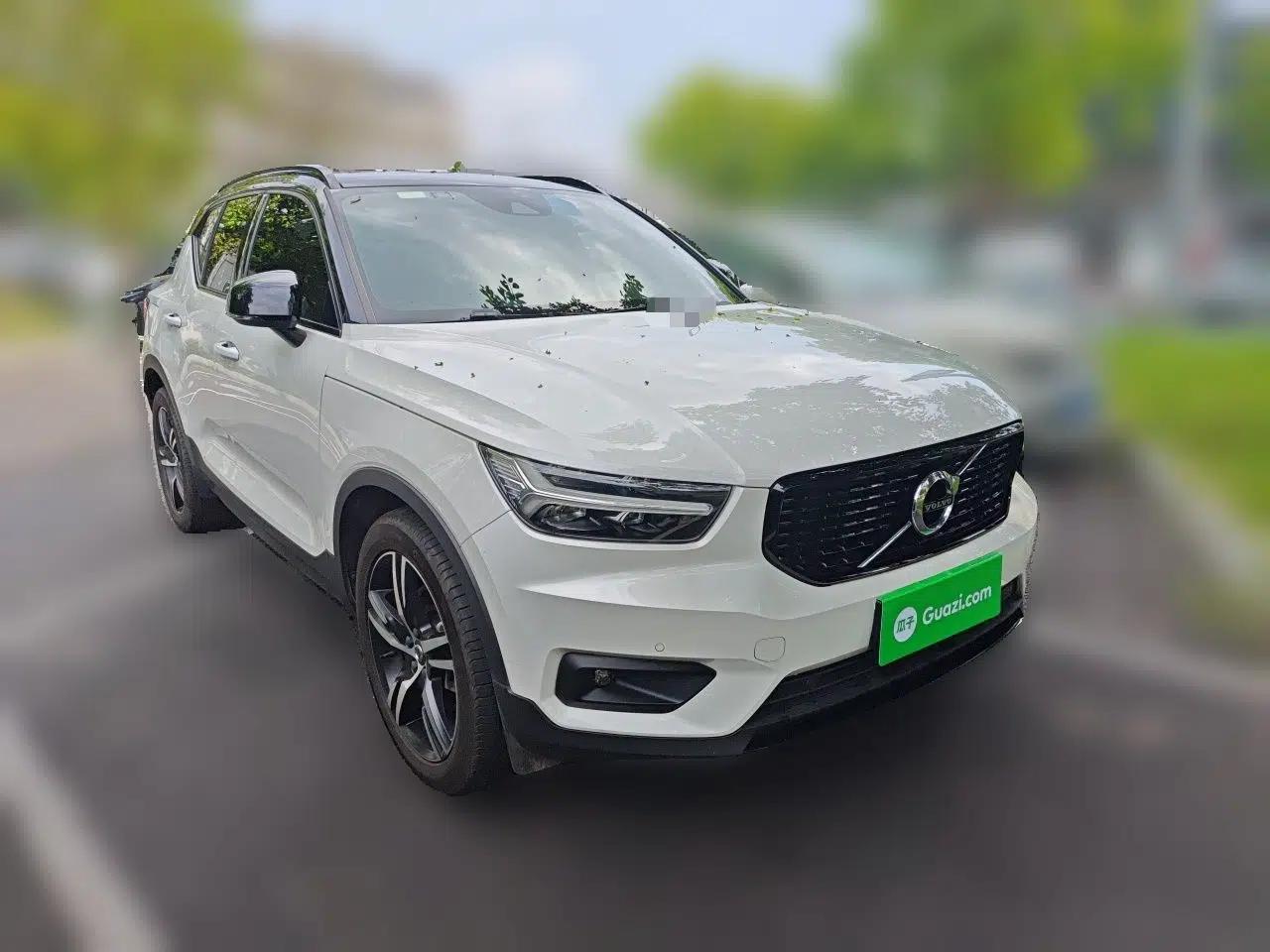 Volvo XC40 2021 T4 Four-Wheel Drive Smart & Sporty Edition — миниатюра 3