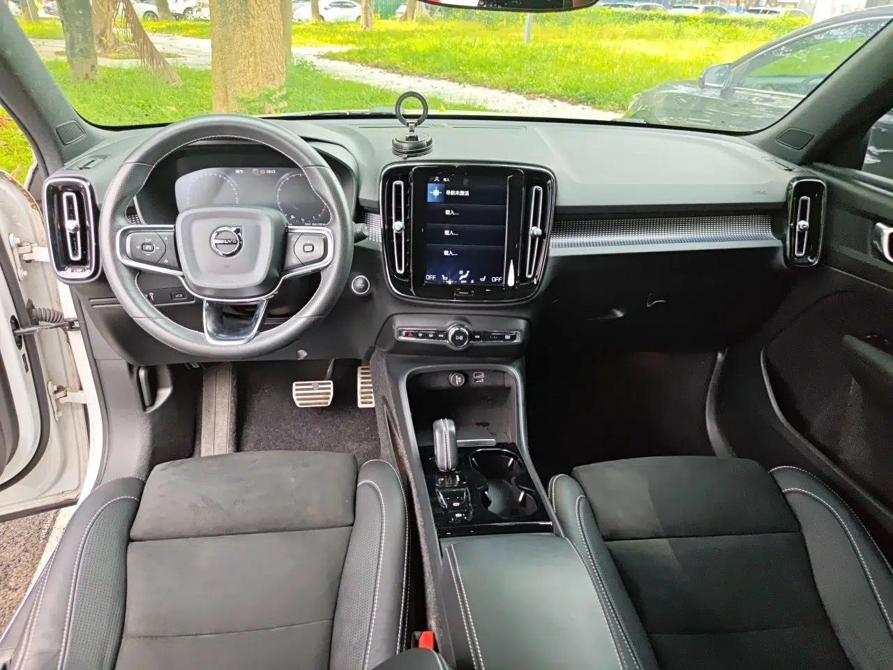 Volvo XC40 2021 T4 Four-Wheel Drive Smart & Sporty Edition — миниатюра 9