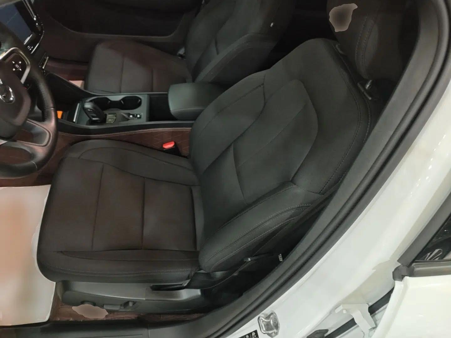 Volvo XC40 2021 T4 4x4 SmartDrive Fashion Edition — миниатюра 17
