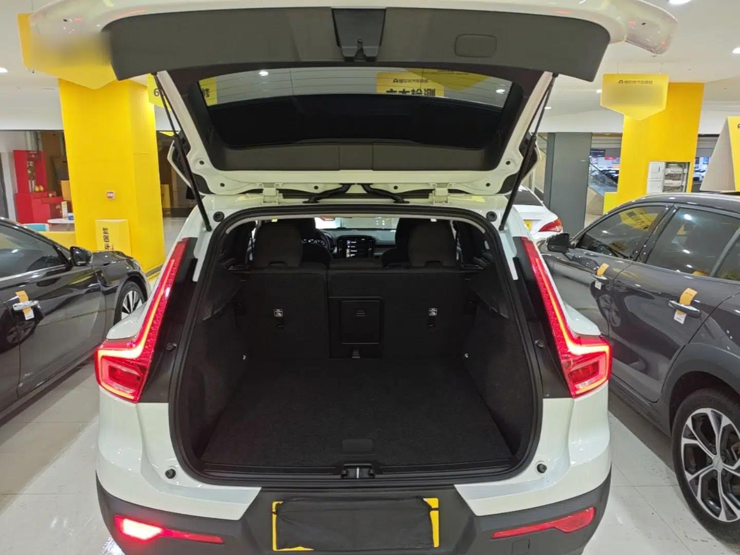 Volvo XC40 2021 T4 4x4 SmartDrive Fashion Edition — миниатюра 22