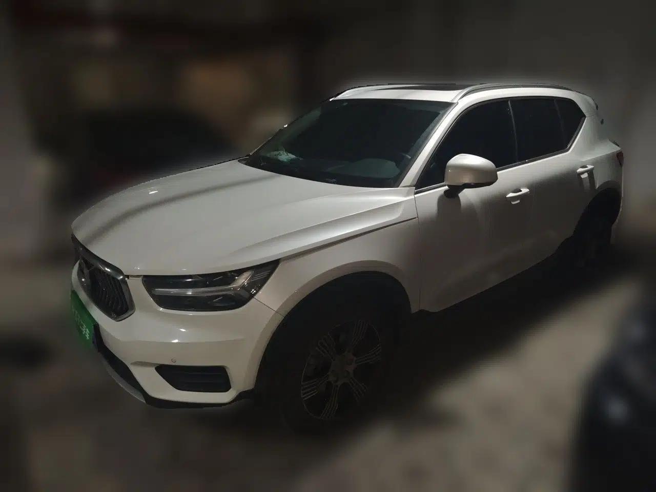 Volvo XC40 2021 T3 Zhiyuan Luxury Edition — миниатюра 1