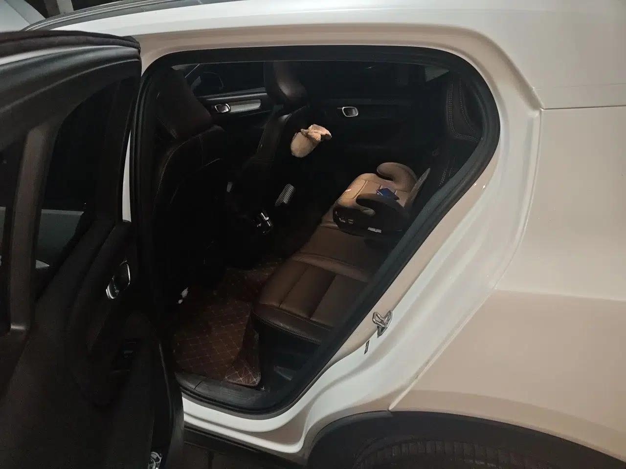 Volvo XC40 2021 T3 Zhiyuan Luxury Edition — миниатюра 17