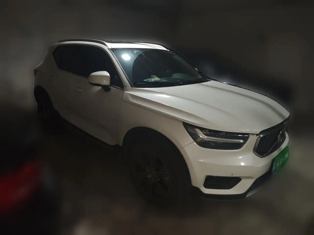 Volvo XC40 2021 T3 Zhiyuan Luxury Edition — миниатюра 3