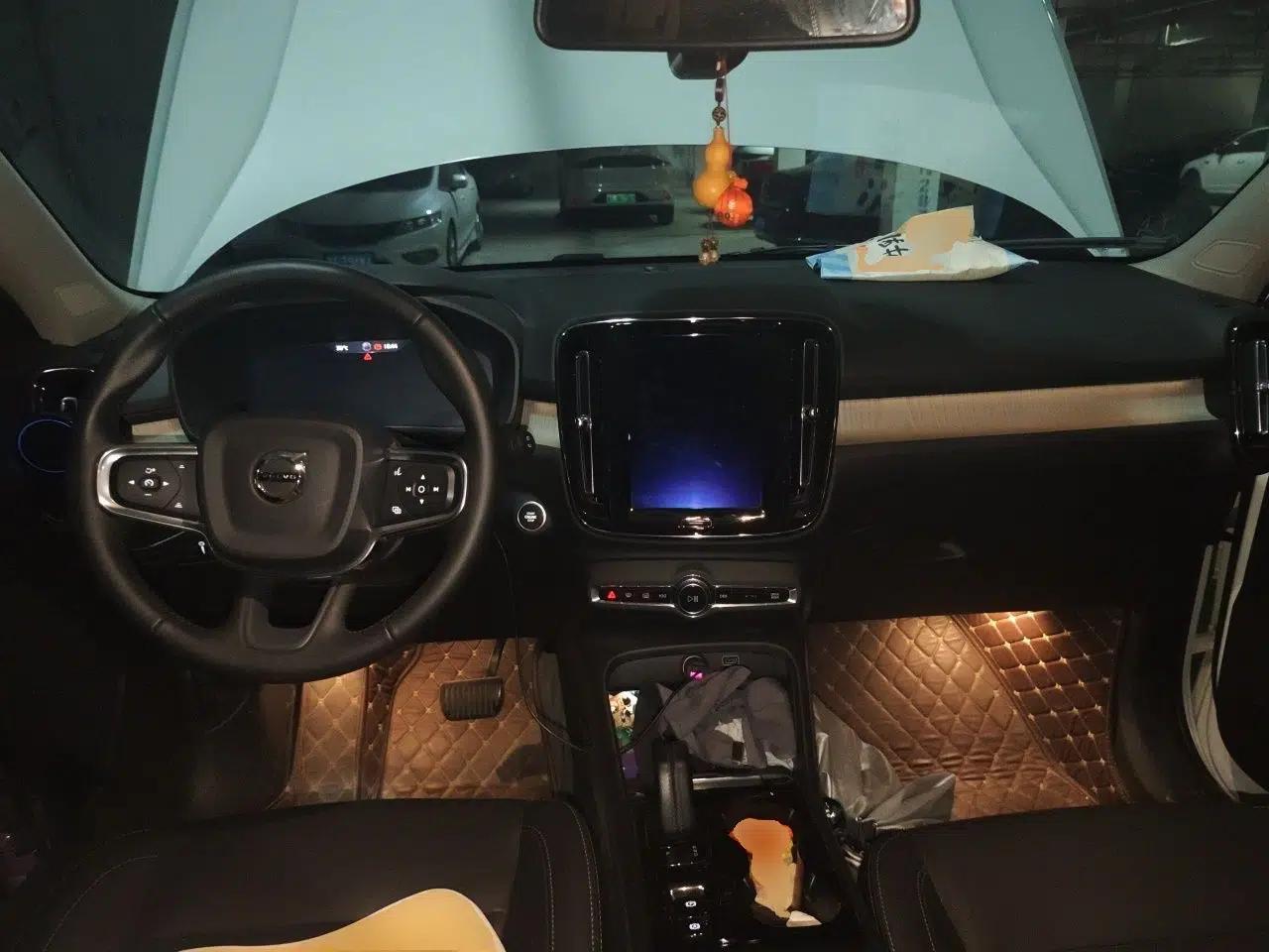 Volvo XC40 2021 T3 Zhiyuan Luxury Edition — миниатюра 9