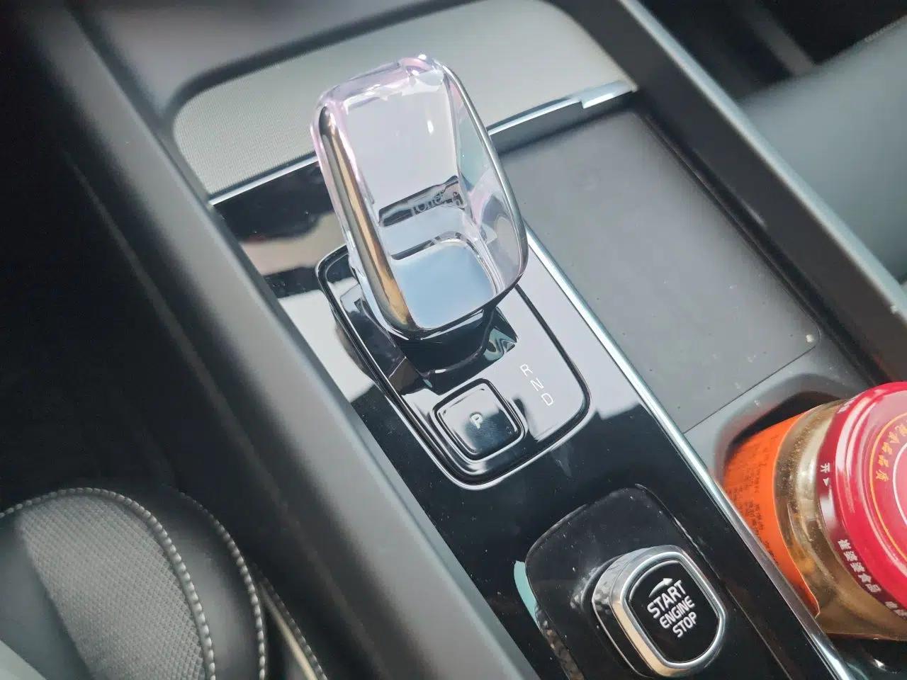 Volvo XC60 New Energy 2025 Plug-in Hybrid Long-Range All-Wheel Drive Zhiyuan Extreme Night Black Edition — миниатюра 14