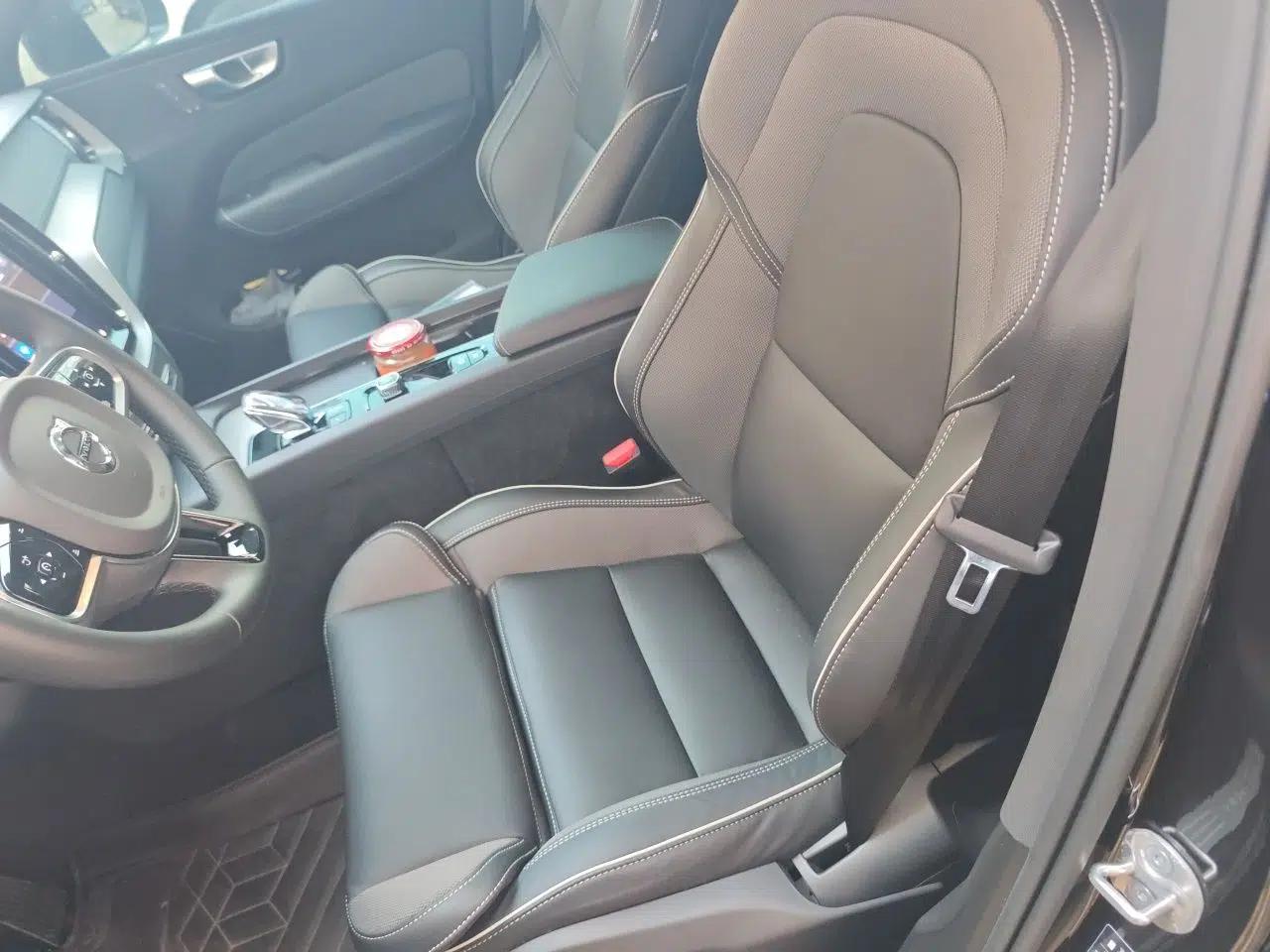 Volvo XC60 New Energy 2025 Plug-in Hybrid Long-Range All-Wheel Drive Zhiyuan Extreme Night Black Edition — миниатюра 15