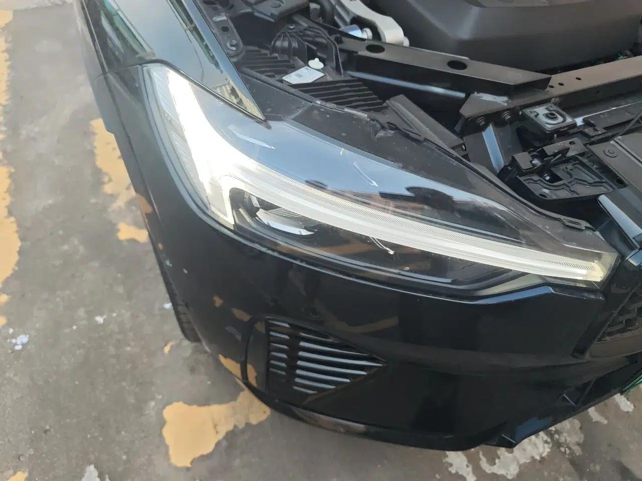 Volvo XC60 New Energy 2025 Plug-in Hybrid Long-Range All-Wheel Drive Zhiyuan Extreme Night Black Edition — миниатюра 7