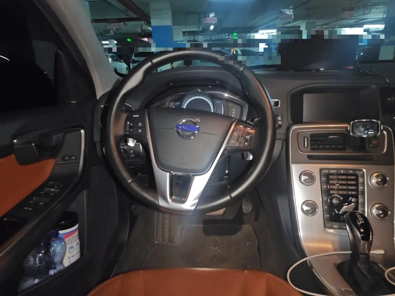 Volvo V60 2017 T5 Zhiya Edition China V Standard — миниатюра 10