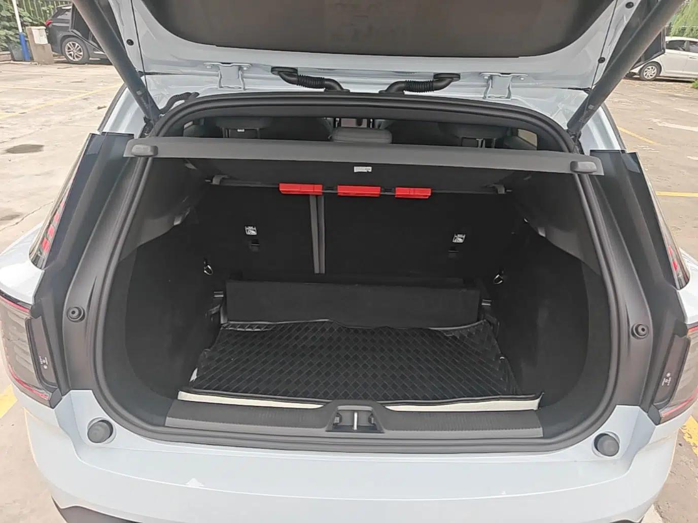 Volvo EX30 2025 Rear-Drive Long-Range Version Ultra — миниатюра 22