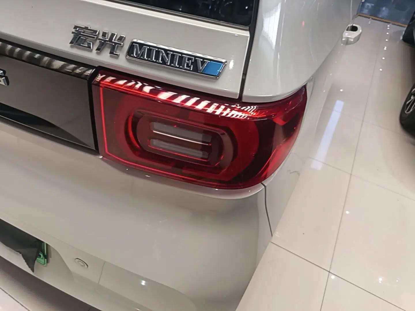 Wuling Hongguang MINIEV 2022 Macaron Premium Model – Lithium Iron Phosphate — миниатюра 9