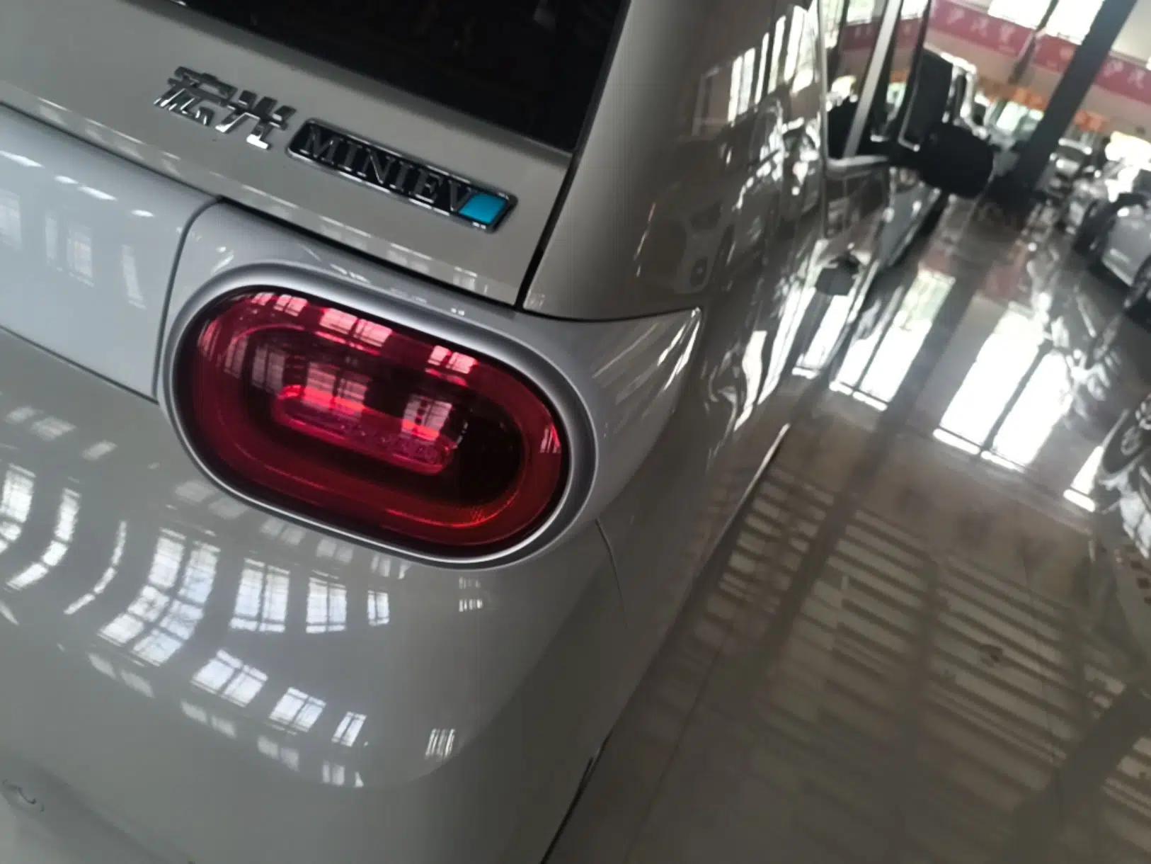 Wuling Hongguang MINIEV 2024 3rd Generation 215km Youth Edition — миниатюра 9