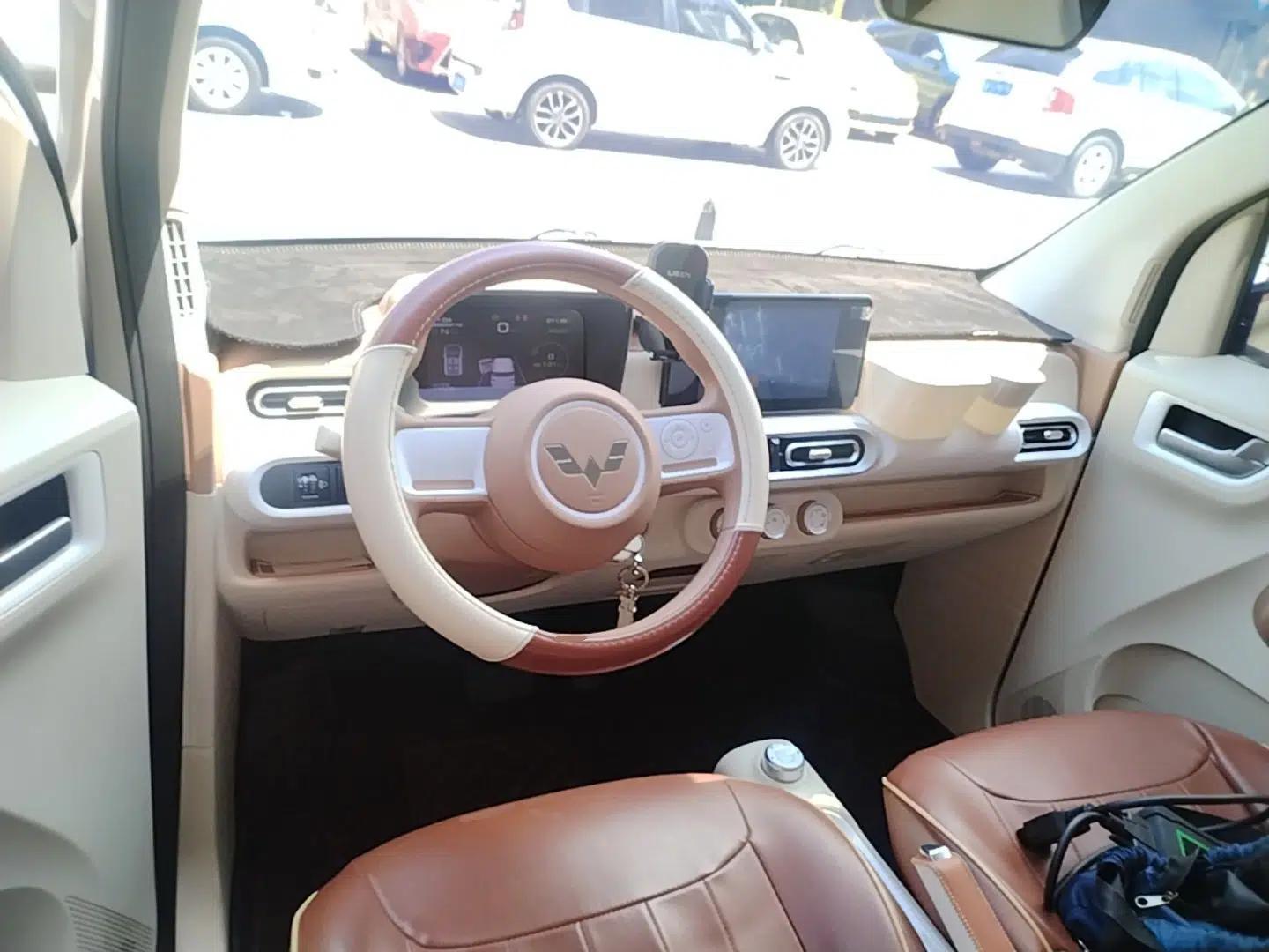 Wuling Hongguang MINIEV 2024 3rd Generation 215km Advanced Version — миниатюра 13