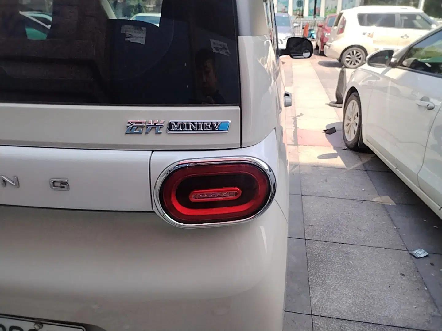 Wuling Hongguang MINIEV 2024 3rd Generation 215km Advanced Version — миниатюра 9