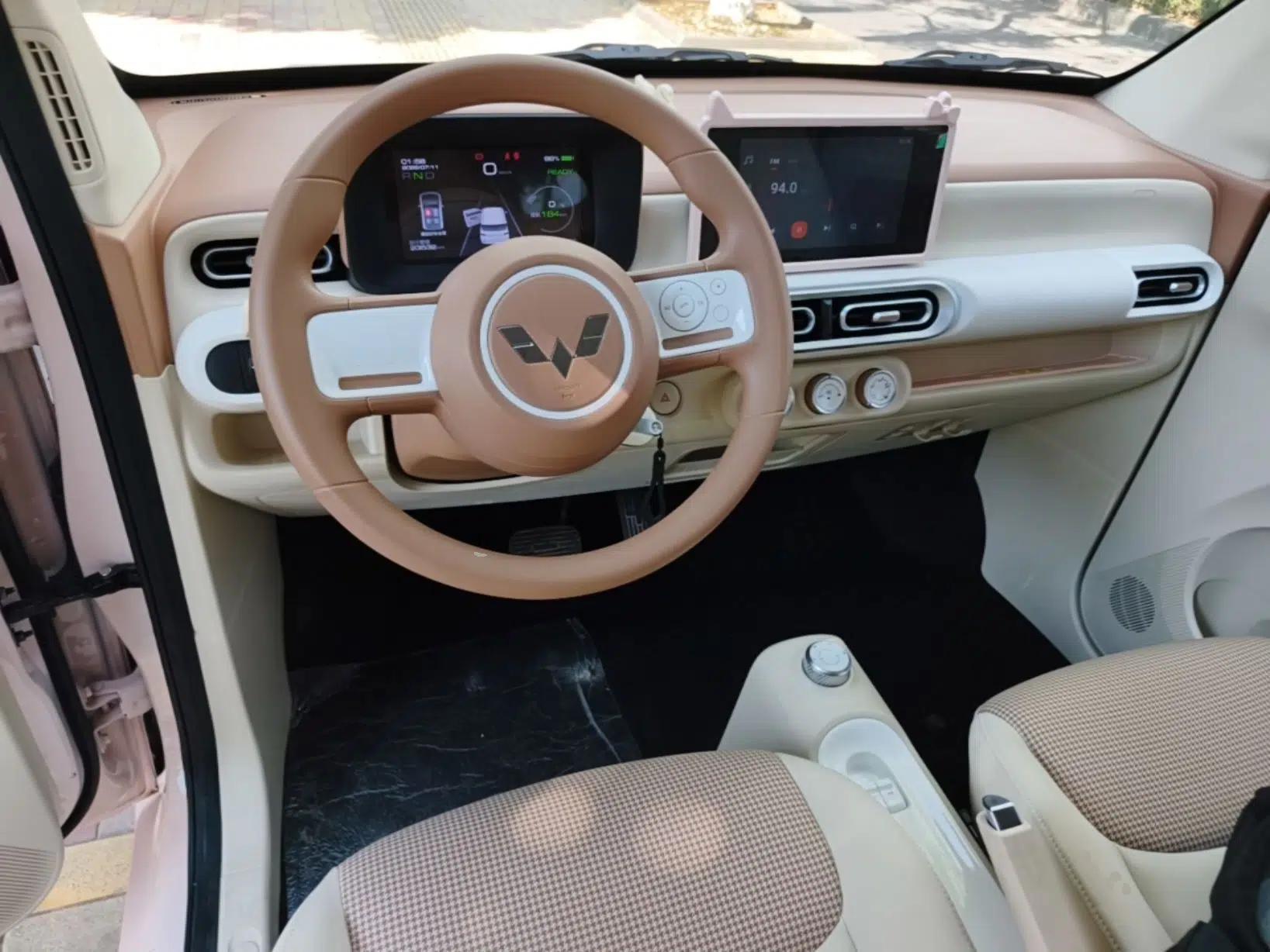 Wuling Hongguang MINIEV 2024 3rd Generation 215km Advanced Version — миниатюра 12