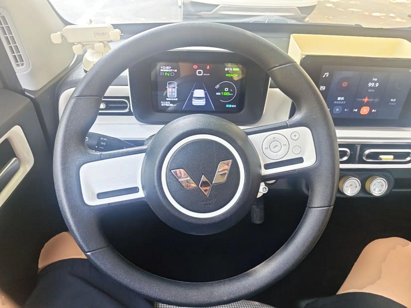 Wuling Hongguang MINIEV 2024 3rd Generation 215km Advanced Version — миниатюра 13