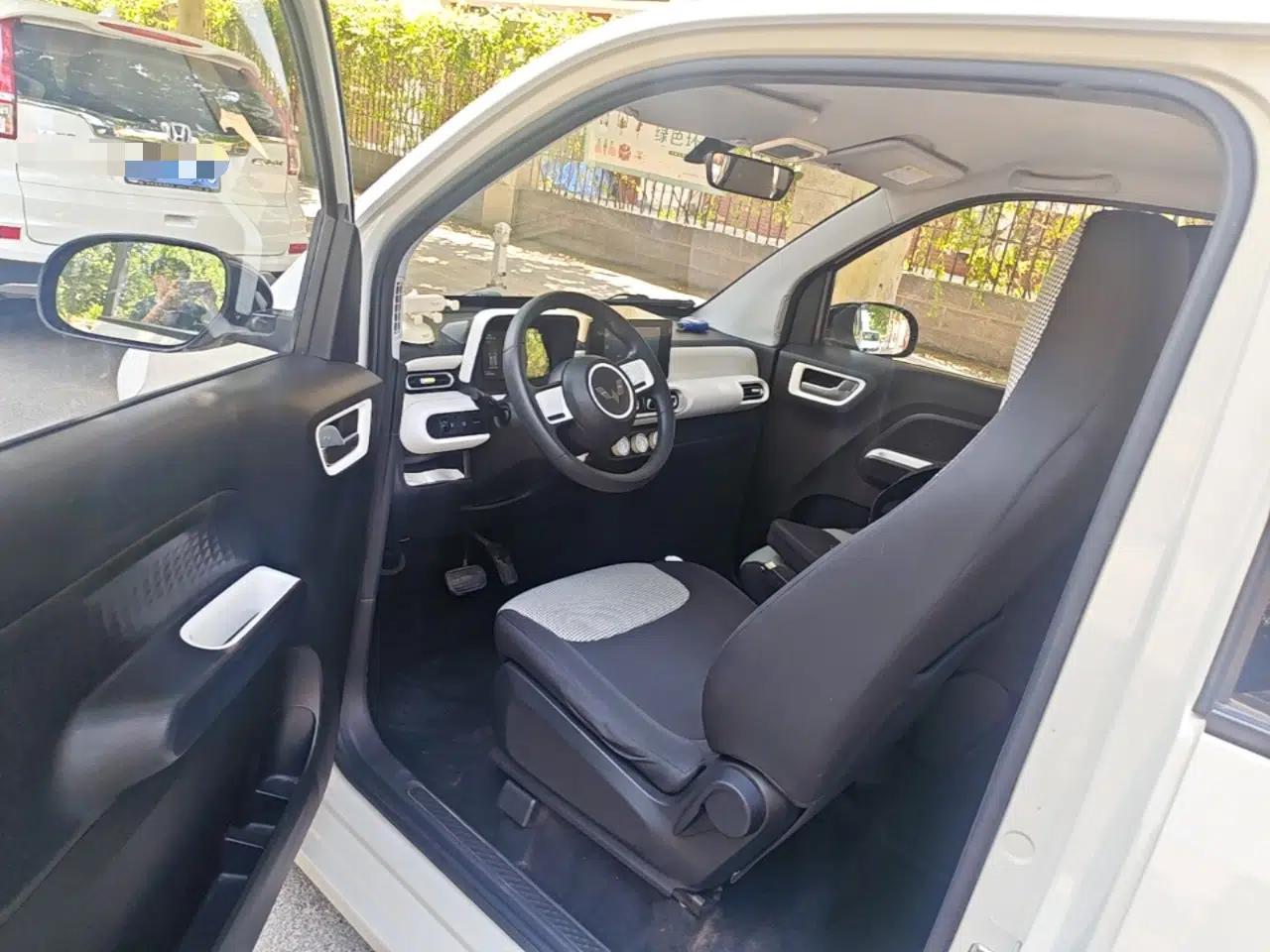 Wuling Hongguang MINIEV 2024 3rd Generation 215km Advanced Version — миниатюра 18