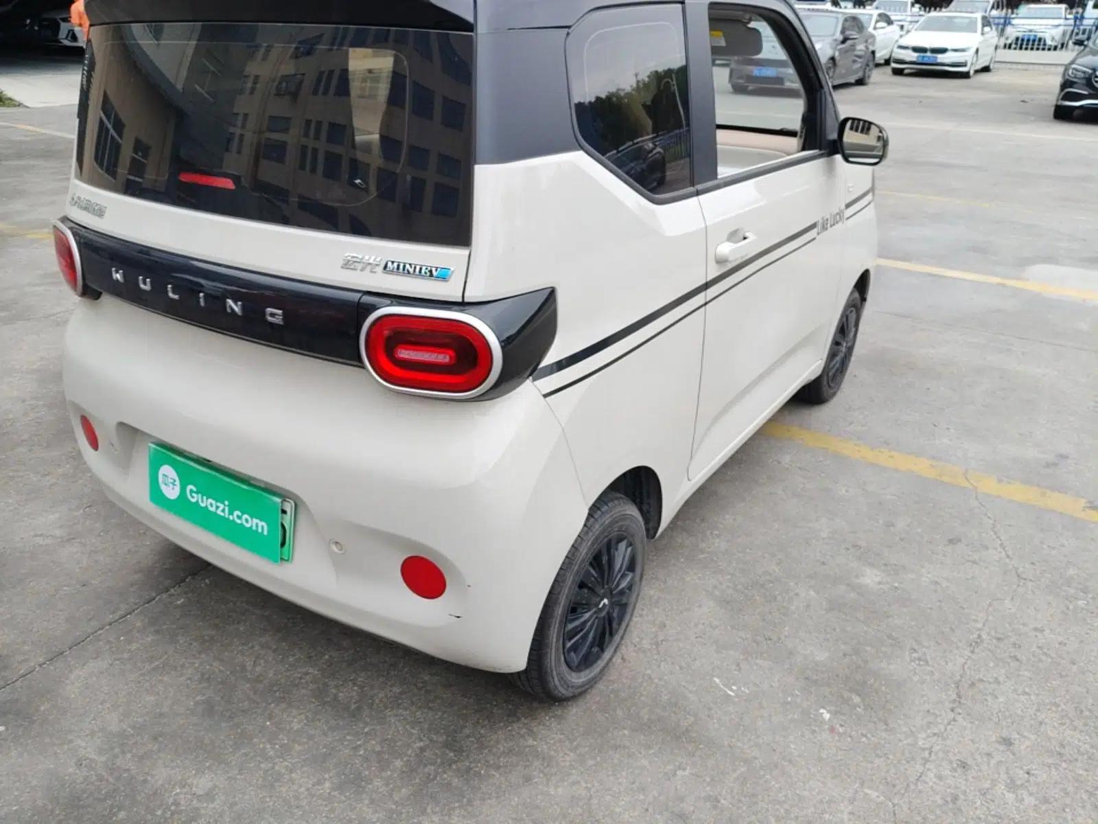 Wuling Hongguang MINIEV 2024 3rd Generation 215km Youth Edition — миниатюра 9