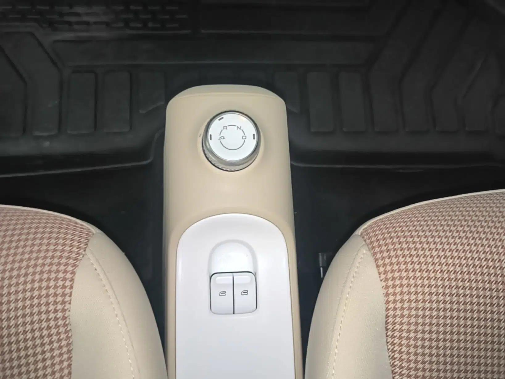 Wuling Hongguang MINIEV 2024 3rd Generation 215km Youth Edition — миниатюра 16