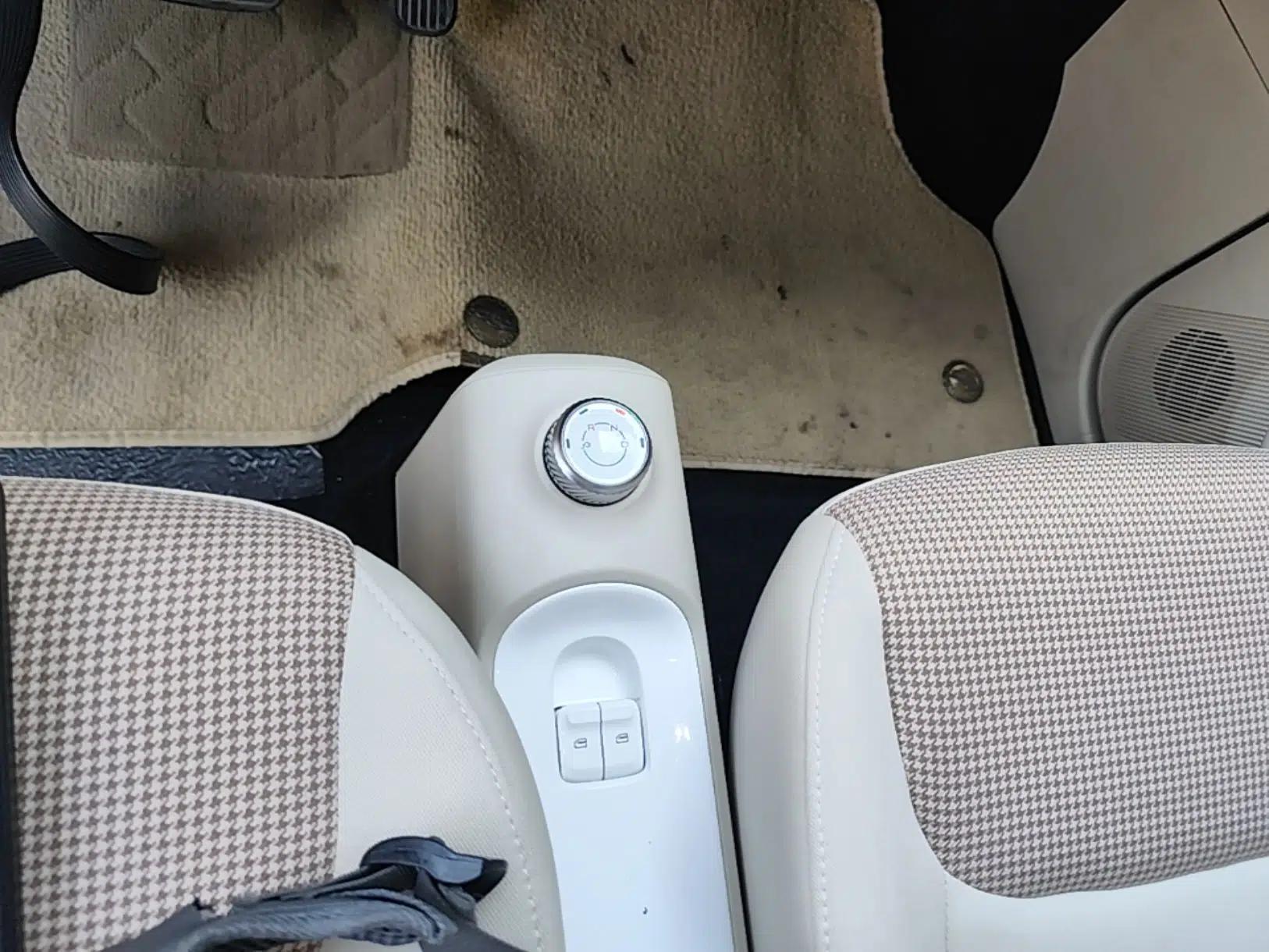 Wuling Hongguang MINIEV 2024 3rd Generation 215km Advanced Version — миниатюра 16