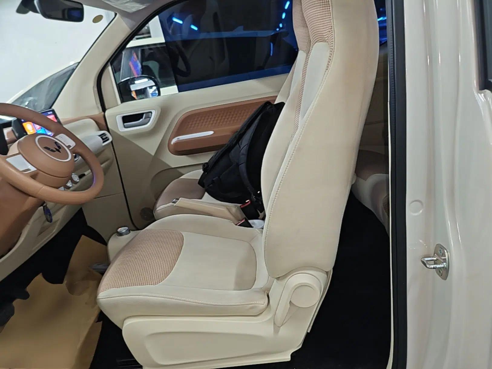 Wuling Hongguang MINIEV 2024 3rd Generation 215km Youth Edition — миниатюра 17