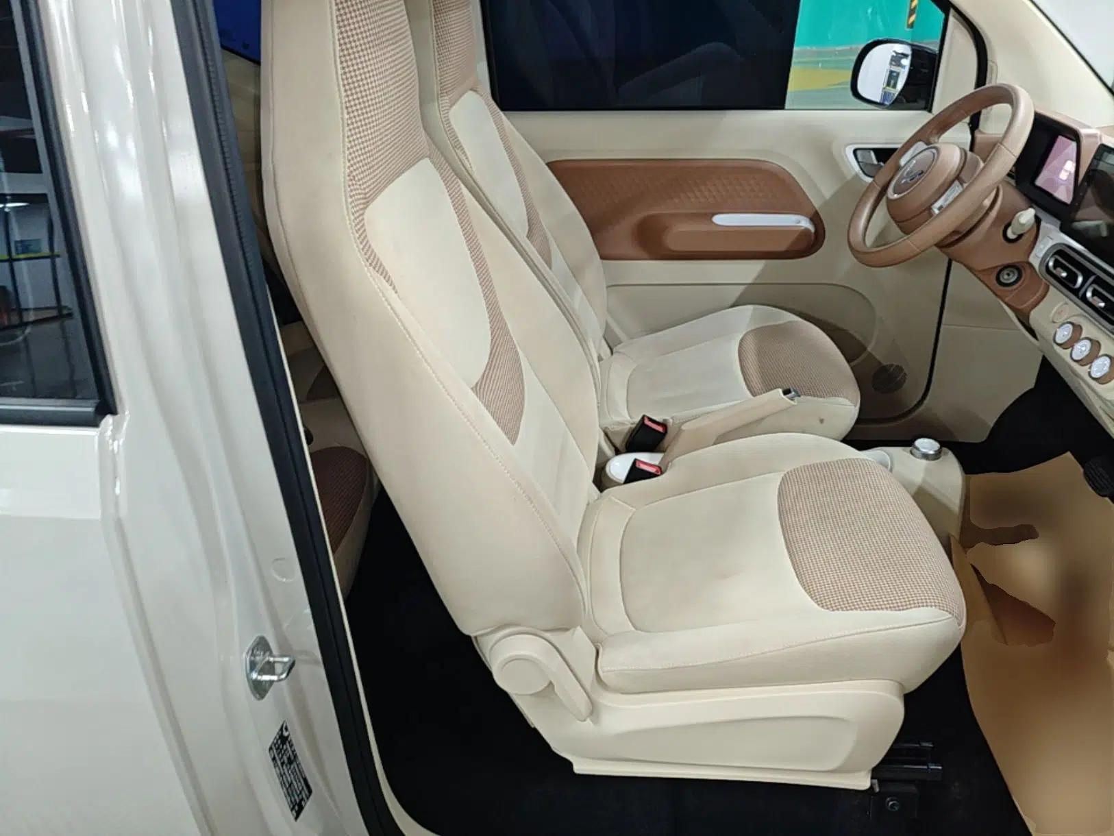 Wuling Hongguang MINIEV 2024 3rd Generation 215km Youth Edition — миниатюра 19