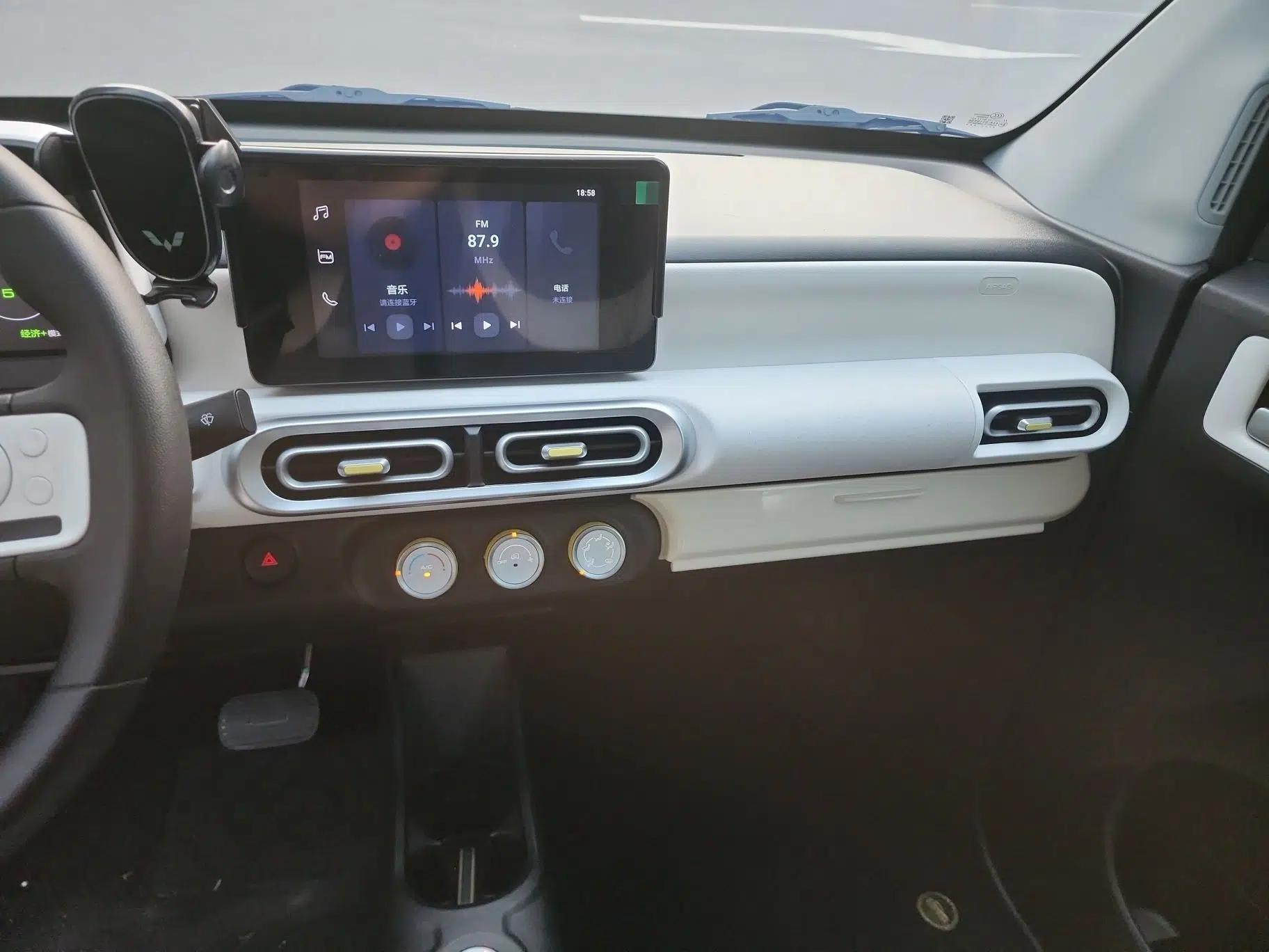 Wuling Hongguang MINIEV 2024 3rd Generation 215km Advanced Version — миниатюра 31