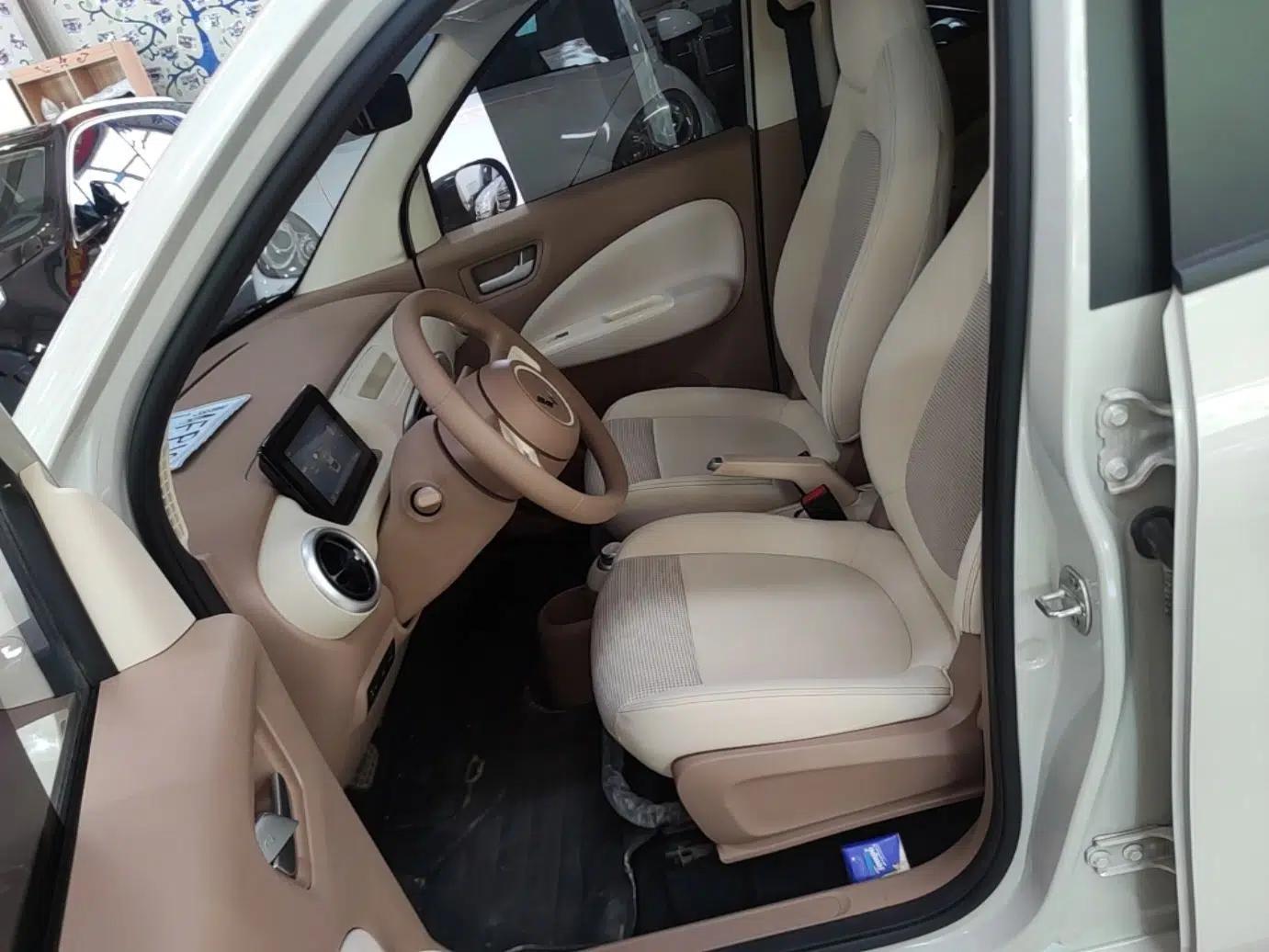 Wuling Hongguang MINIEV 2025 Four-Door Version Advanced Edition — миниатюра 17