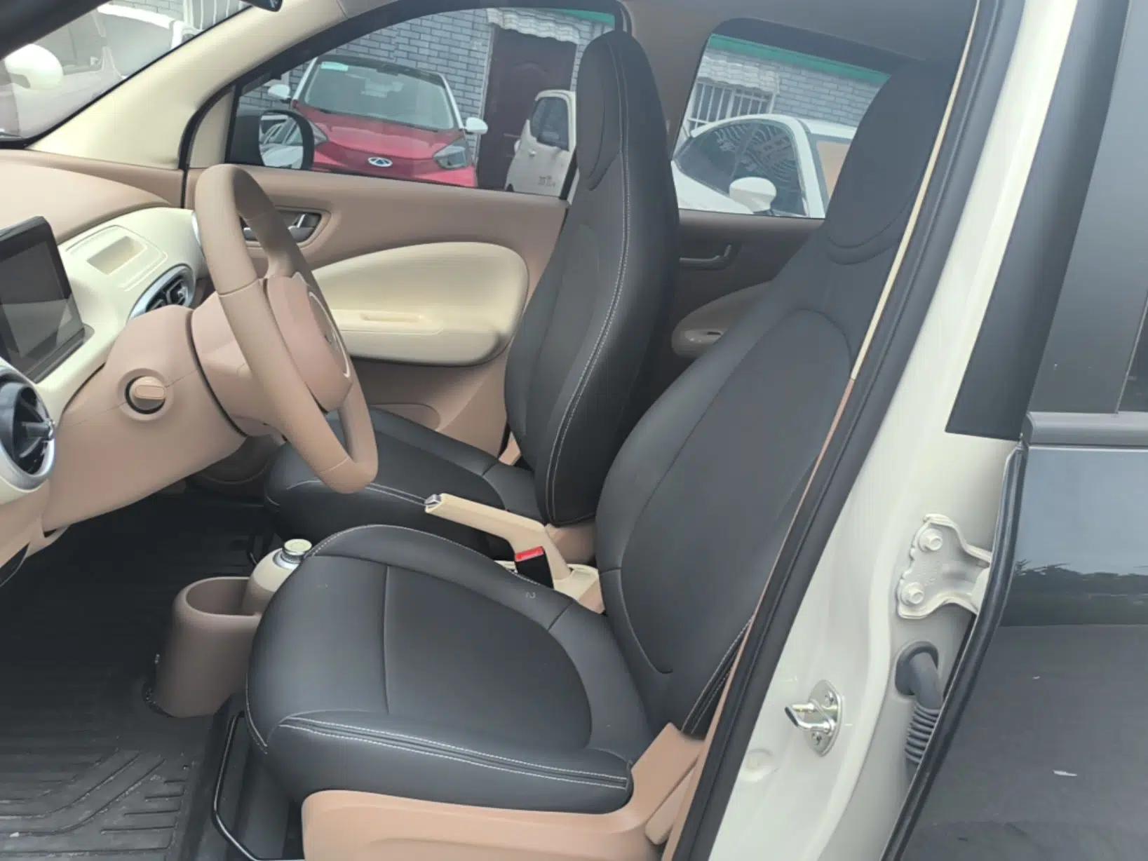 Wuling Hongguang MINIEV 2025 Four-Door Version Advanced Edition — миниатюра 17