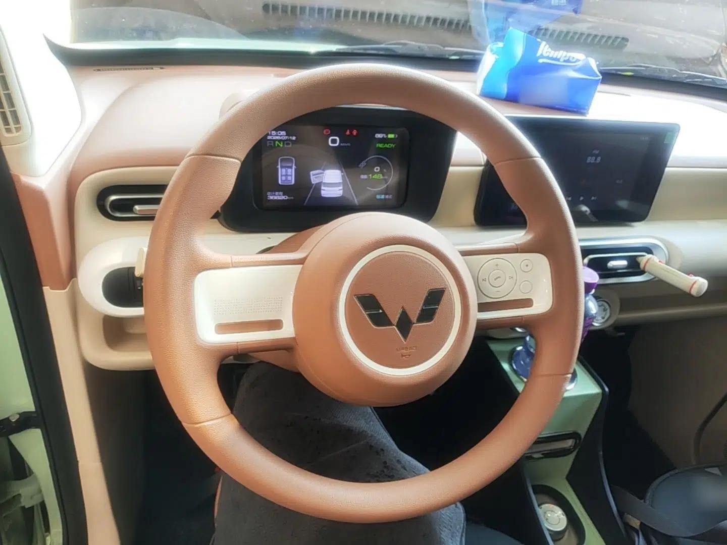 Wuling Hongguang MINIEV 2024 3rd Generation 215km Advanced Version — миниатюра 18