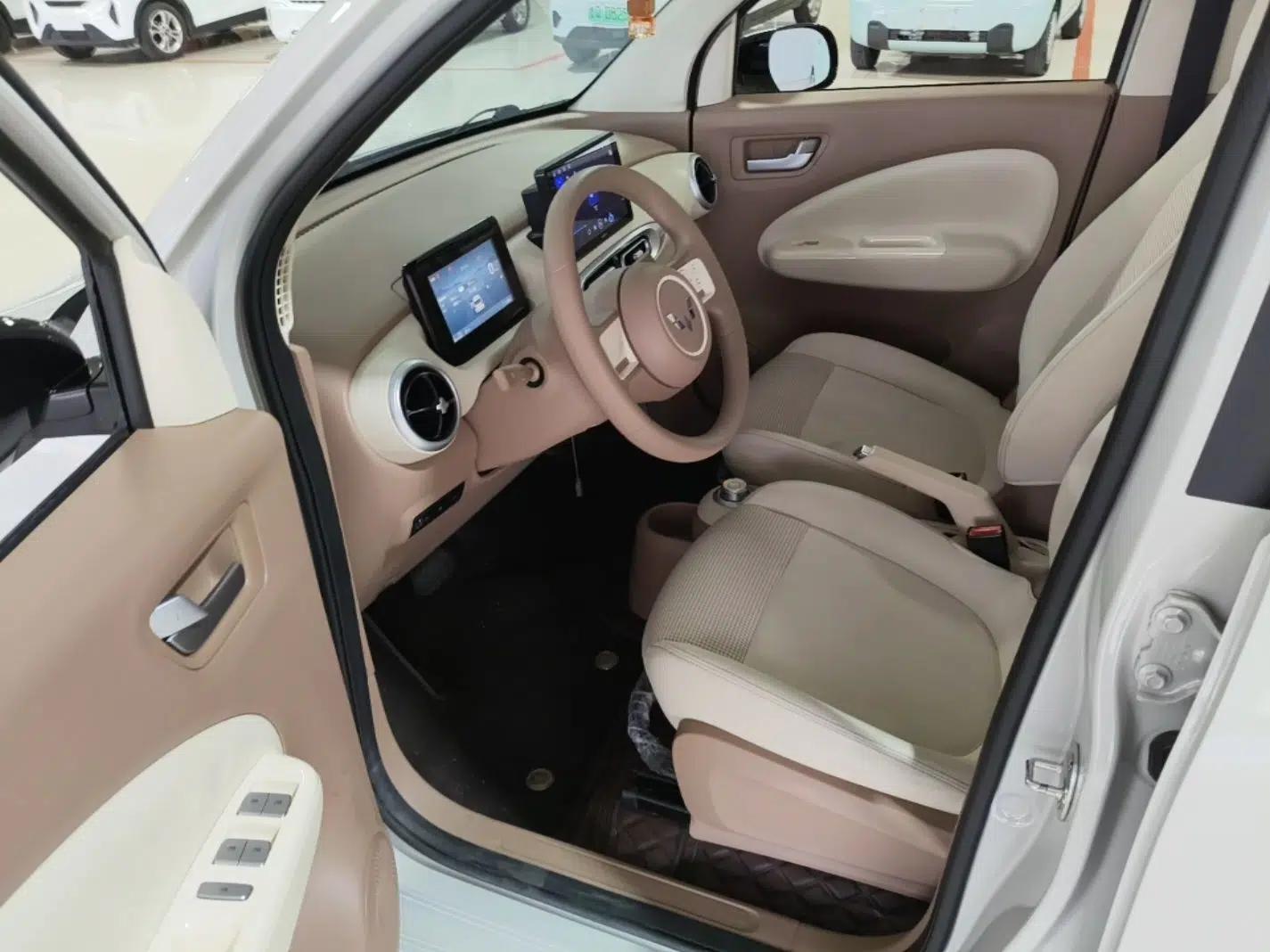 Wuling Hongguang MINIEV 2025 Four-Door Version Advanced Edition — миниатюра 18