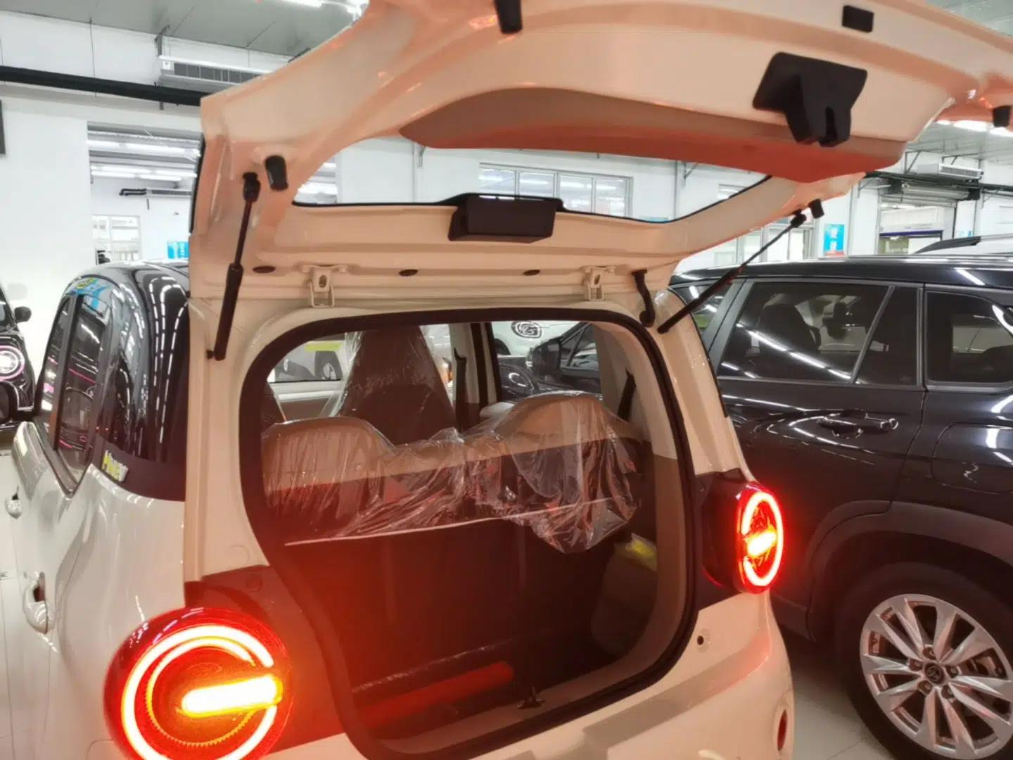 Wuling Hongguang MINIEV 2026 Model Fifth Generation, 205km Advanced Edition — миниатюра 27