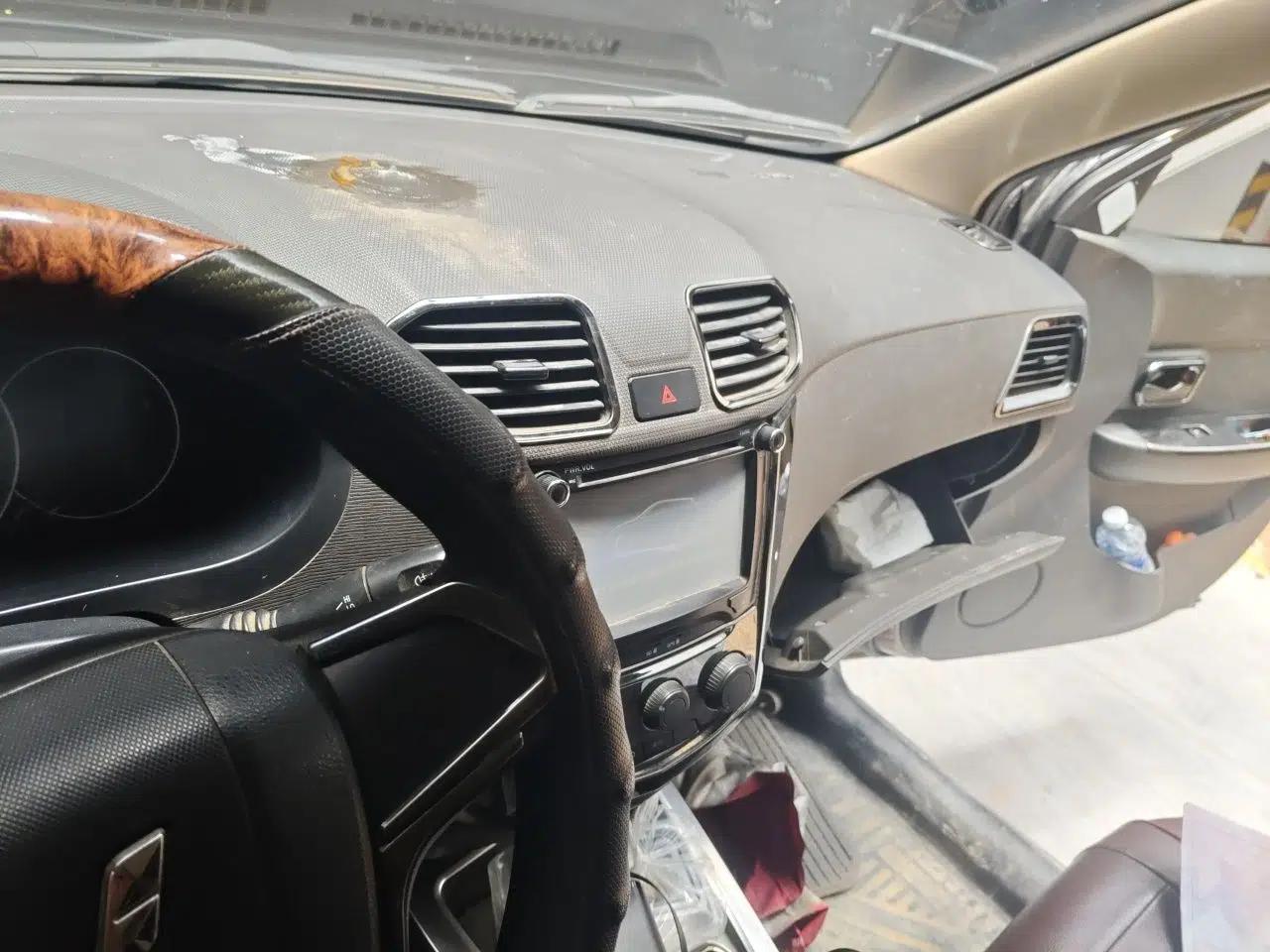 Wuling Hongguang 2015 1.5L S Basic Version China V Standard — миниатюра 13