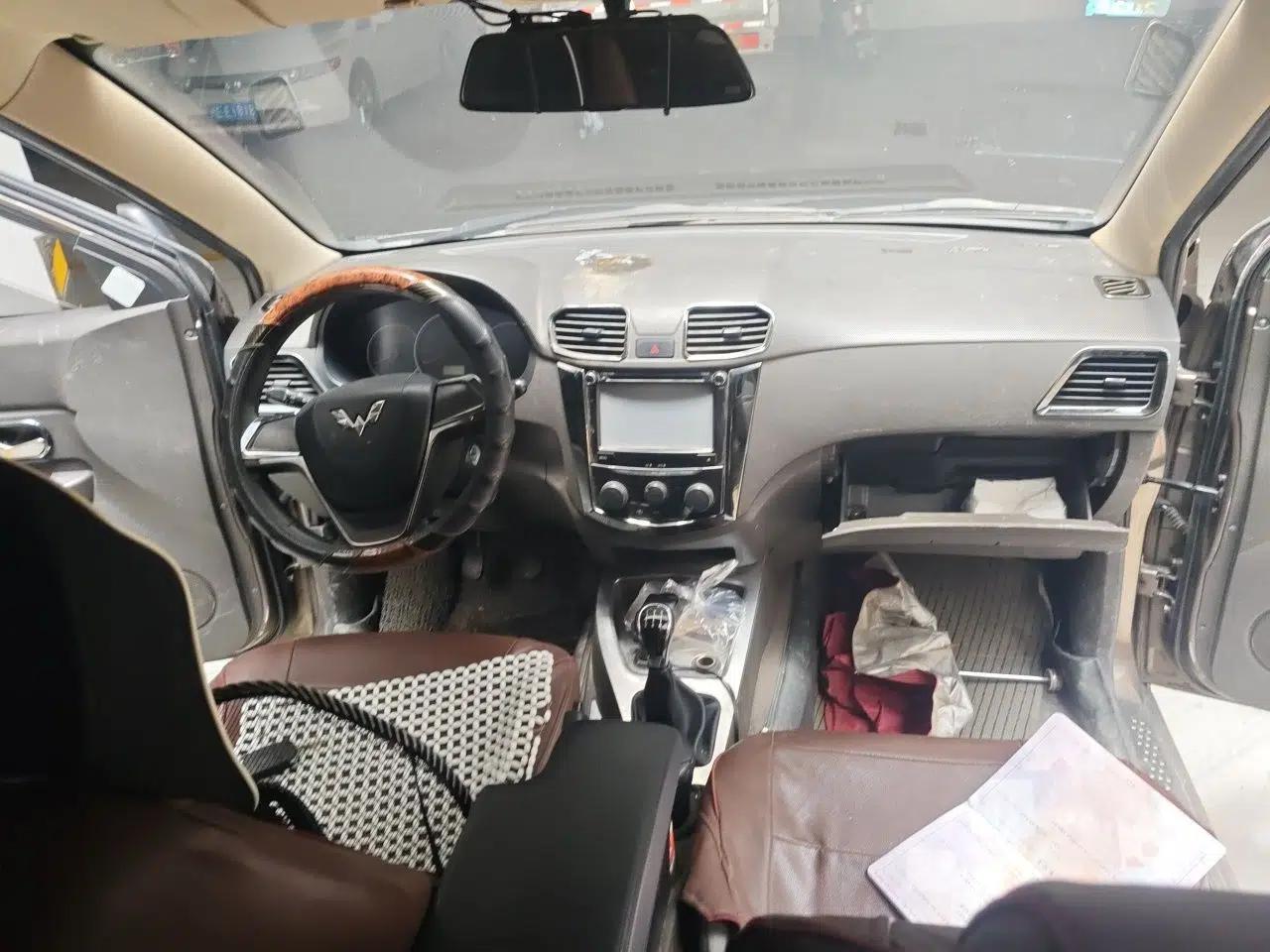 Wuling Hongguang 2015 1.5L S Basic Version China V Standard — миниатюра 9