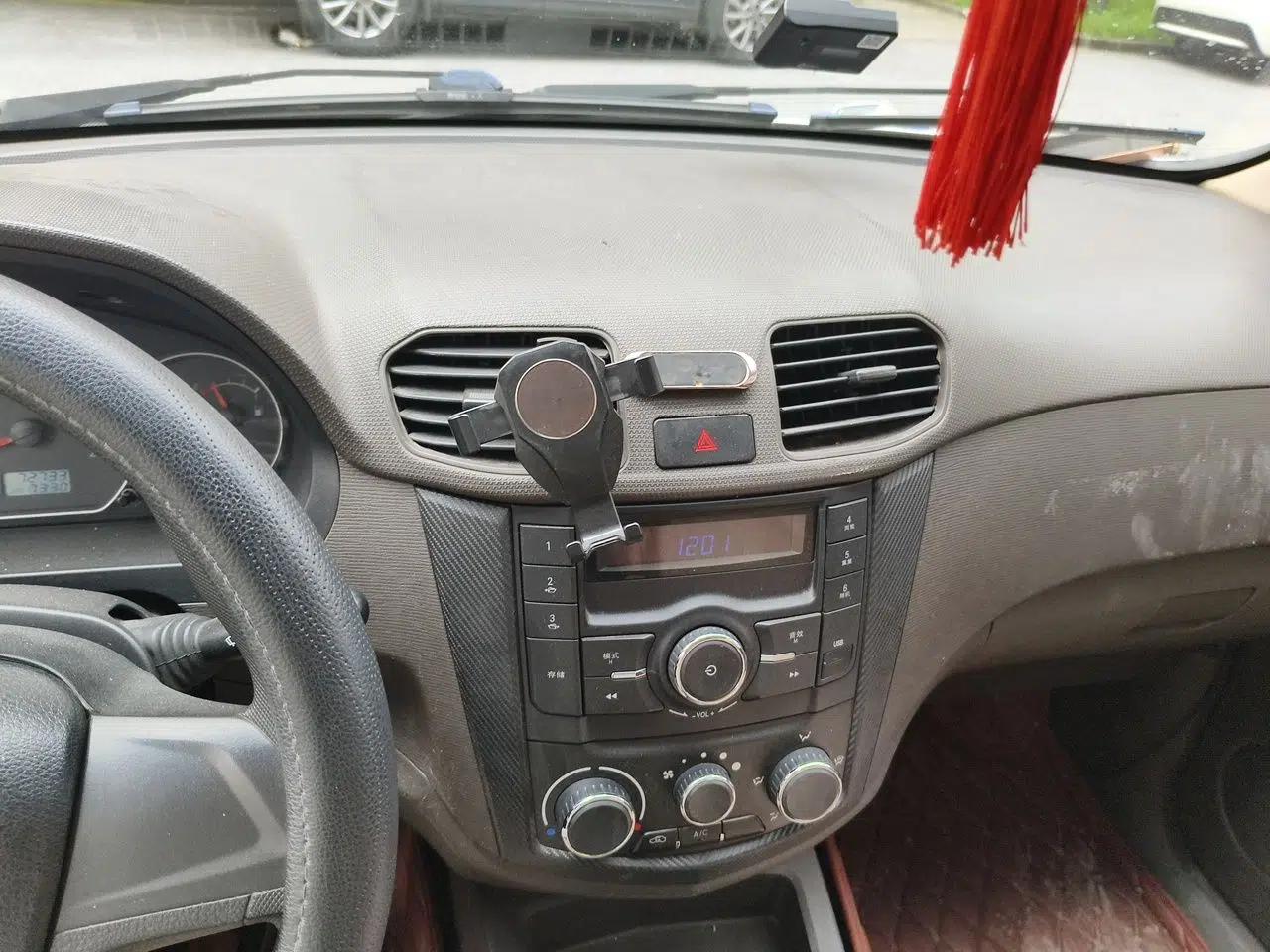 Wuling Hongguang 2016 1.5L Restyled S Comfort Version — миниатюра 13