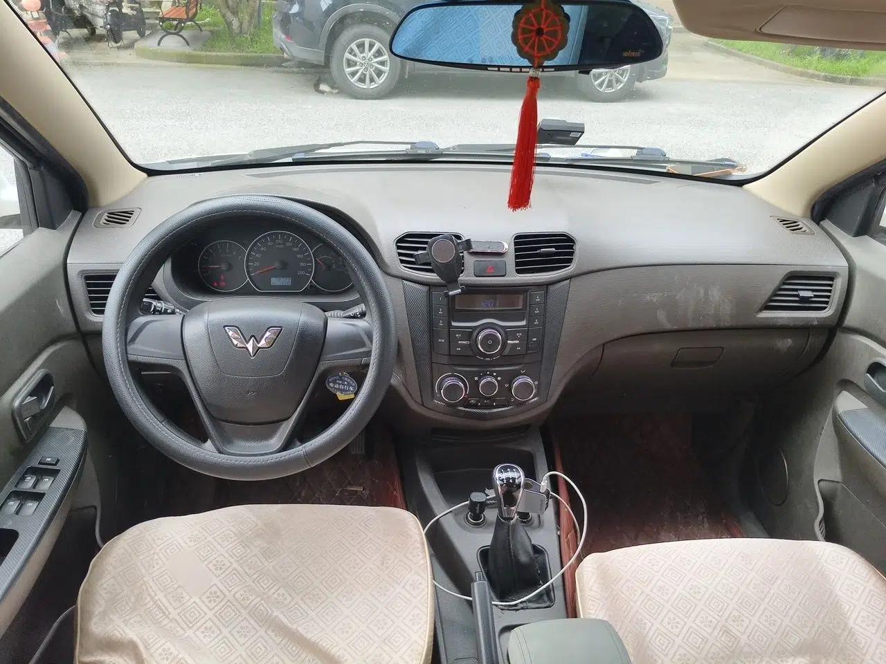 Wuling Hongguang 2016 1.5L Restyled S Comfort Version — миниатюра 9