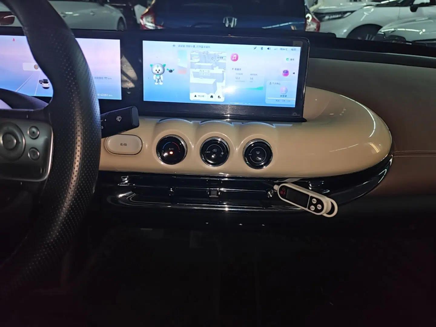 Wuling Bingo 2024 333 km Lingxi Connected Version — миниатюра 15