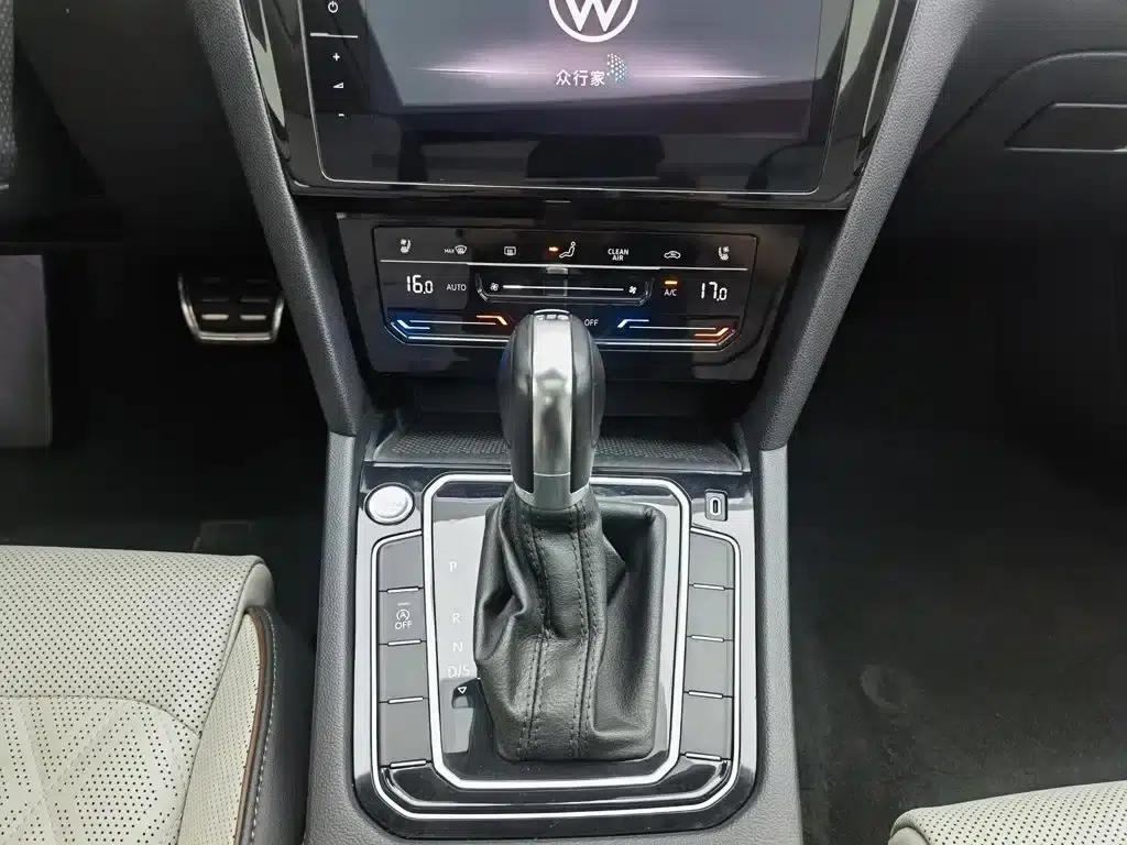 Volkswagen Magotan 2023 2 Millionth Unit Commemorative Edition 330TSI DSG Luxury — миниатюра 13