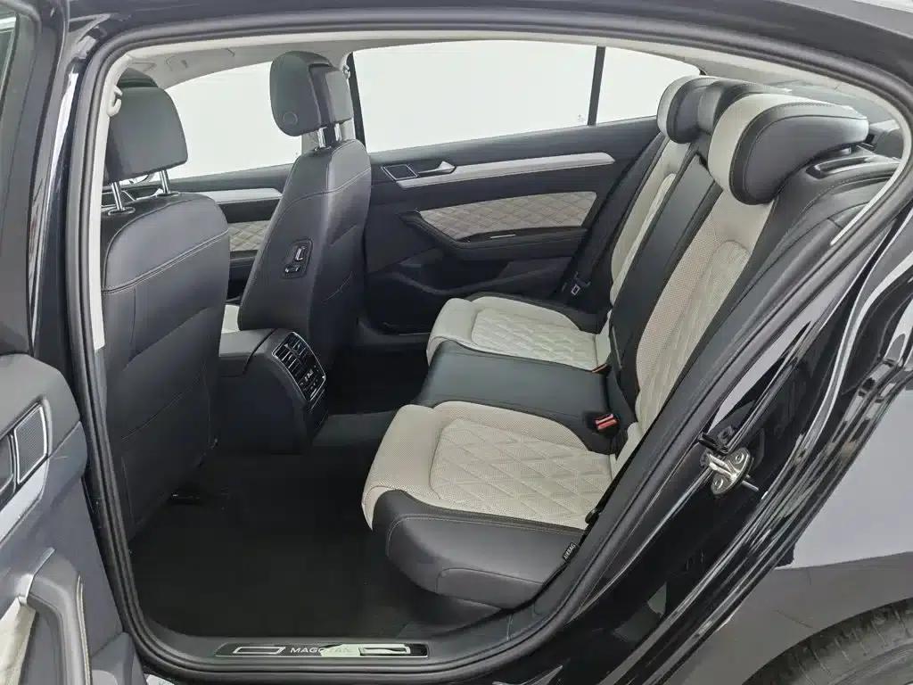 Volkswagen Magotan 2023 2 Millionth Unit Commemorative Edition 330TSI DSG Luxury — миниатюра 15