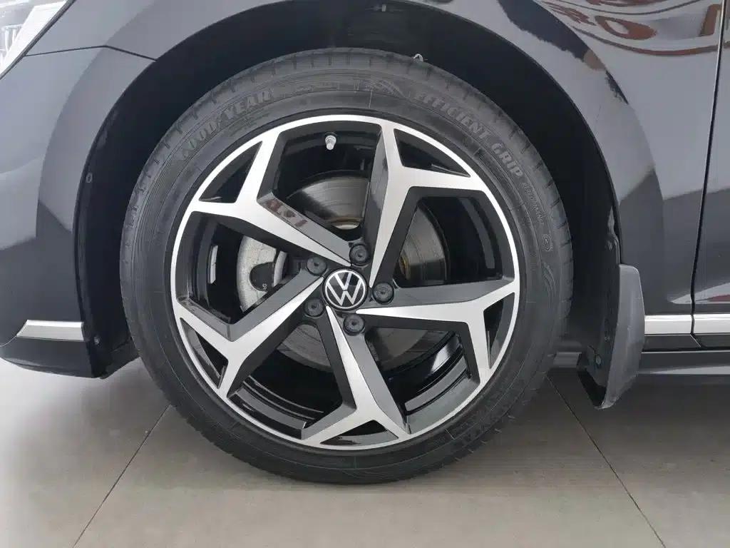 Volkswagen Magotan 2023 2 Millionth Unit Commemorative Edition 330TSI DSG Luxury — миниатюра 17