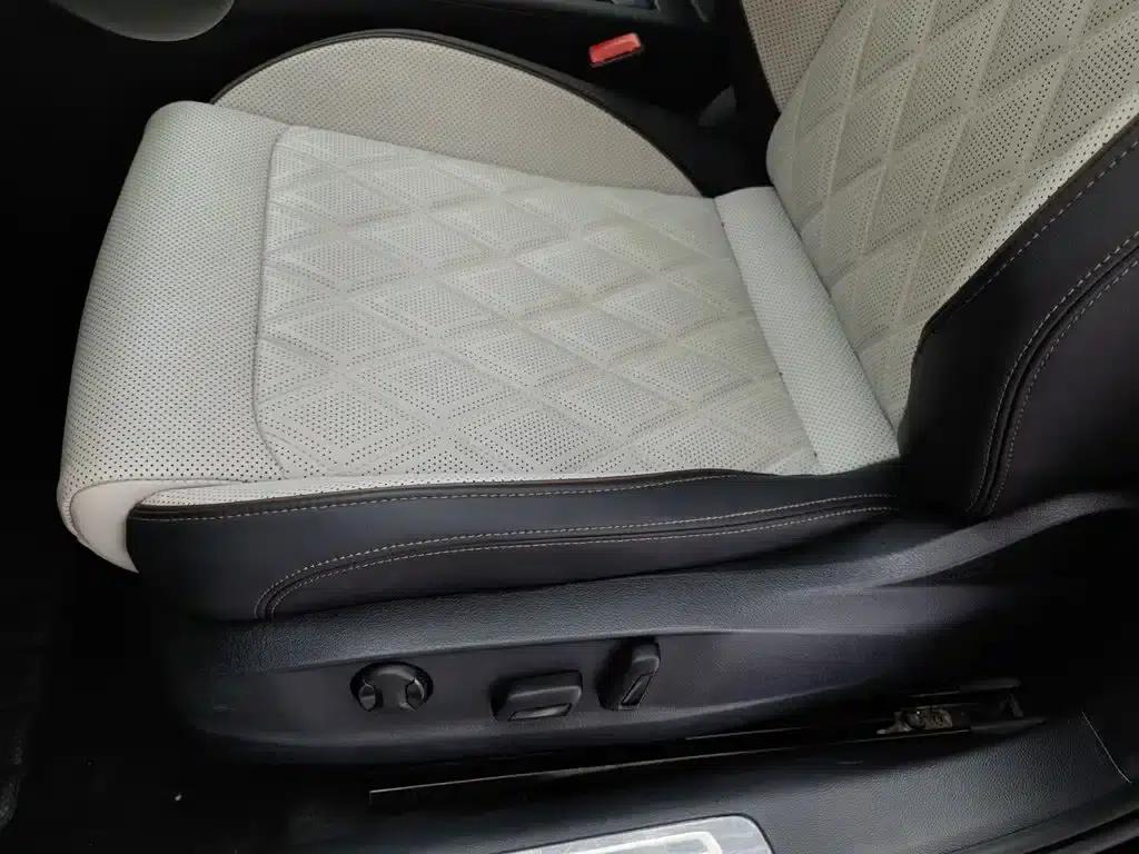 Volkswagen Magotan 2023 2 Millionth Unit Commemorative Edition 330TSI DSG Luxury — миниатюра 20