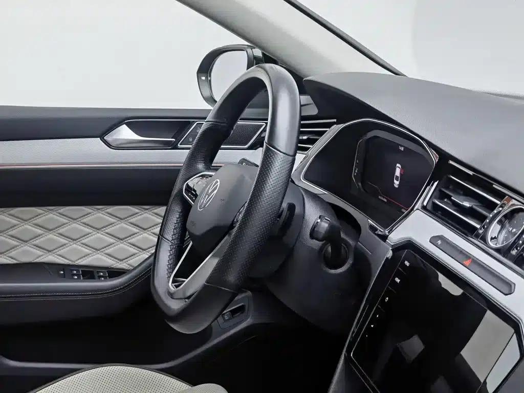Volkswagen Magotan 2023 2 Millionth Unit Commemorative Edition 330TSI DSG Luxury — миниатюра 22