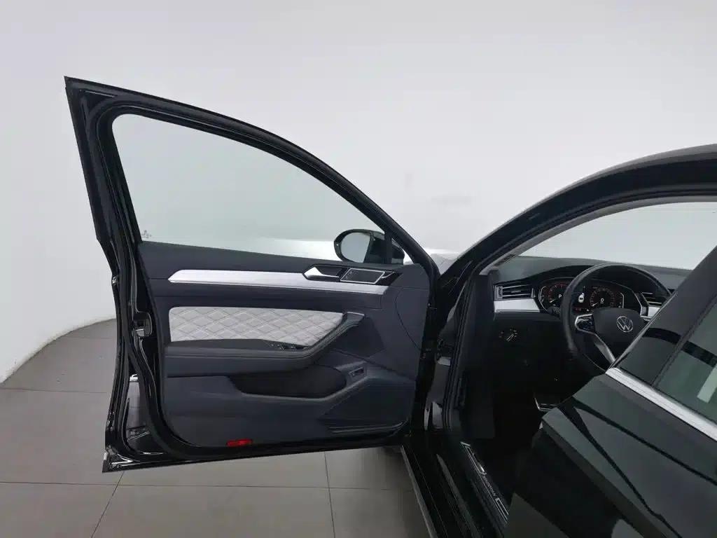 Volkswagen Magotan 2023 2 Millionth Unit Commemorative Edition 330TSI DSG Luxury — миниатюра 8
