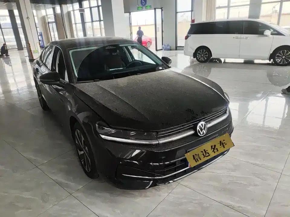 The 2024 Volkswagen Passat 300TSI DSG Premium Edition features a striking package. — миниатюра 2