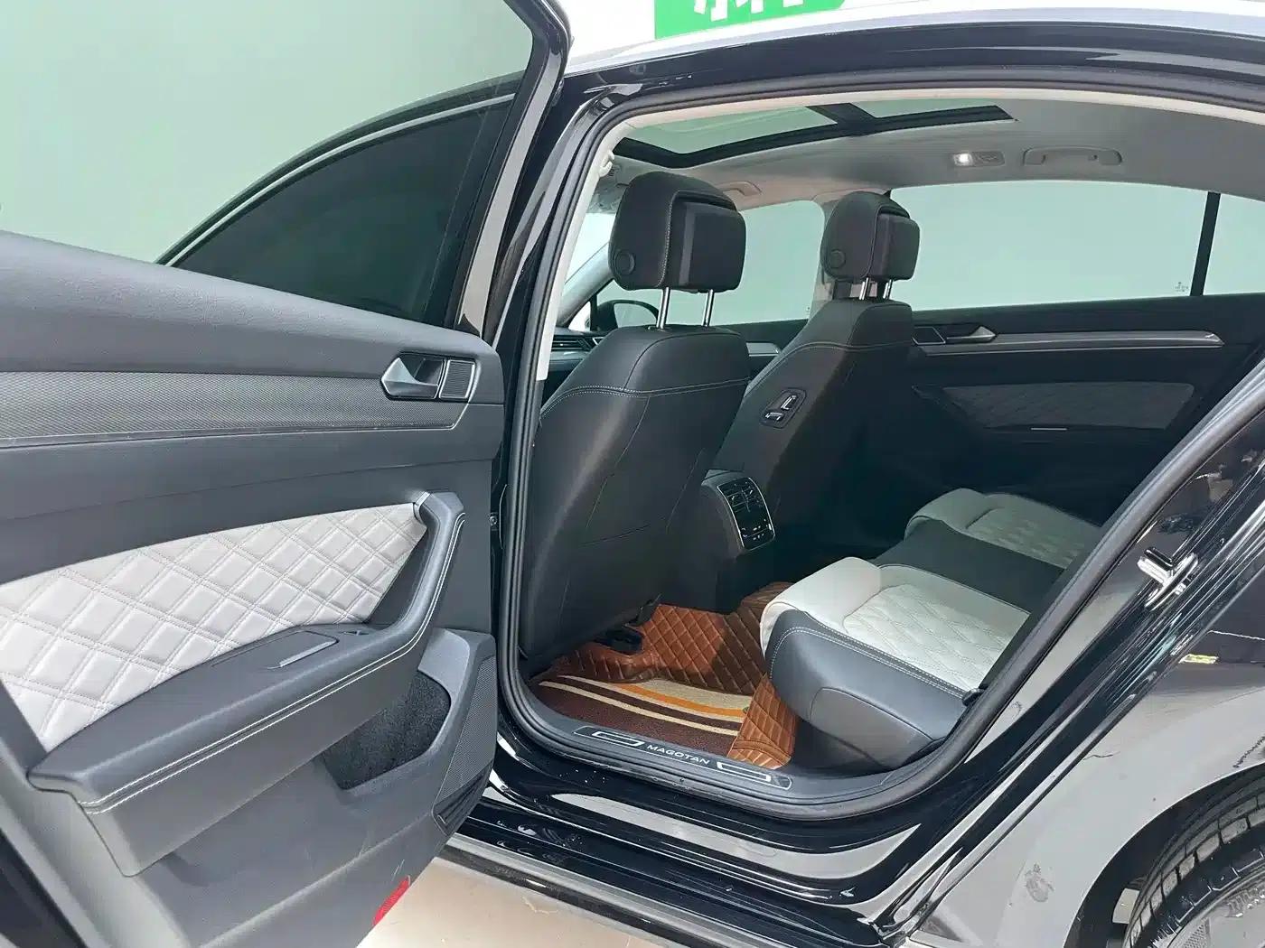 Magotan 2023 2 Millionth Unit Commemorative Edition 280TSI DSG Leading Model — миниатюра 11