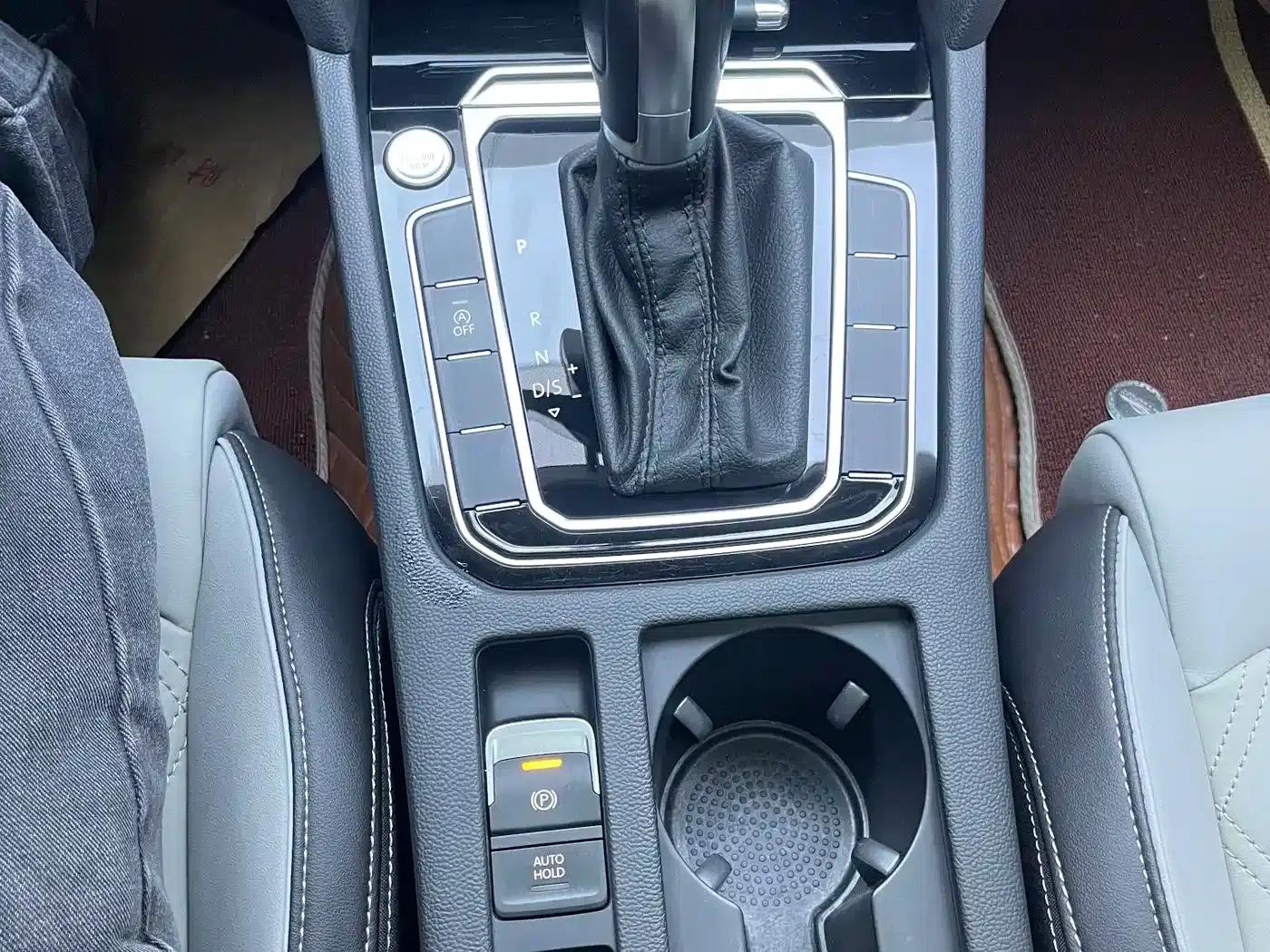 Magotan 2023 2 Millionth Unit Commemorative Edition 280TSI DSG Leading Model — миниатюра 22