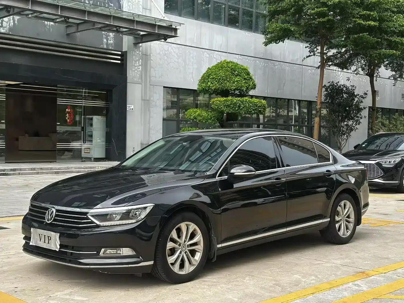 2017 Volkswagen Passat 380TSI DSG Luxury — миниатюра 1