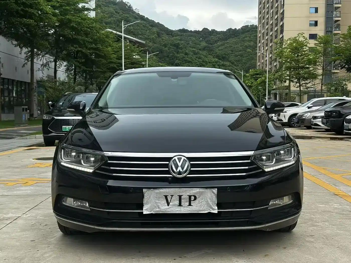 2017 Volkswagen Passat 380TSI DSG Luxury — миниатюра 2
