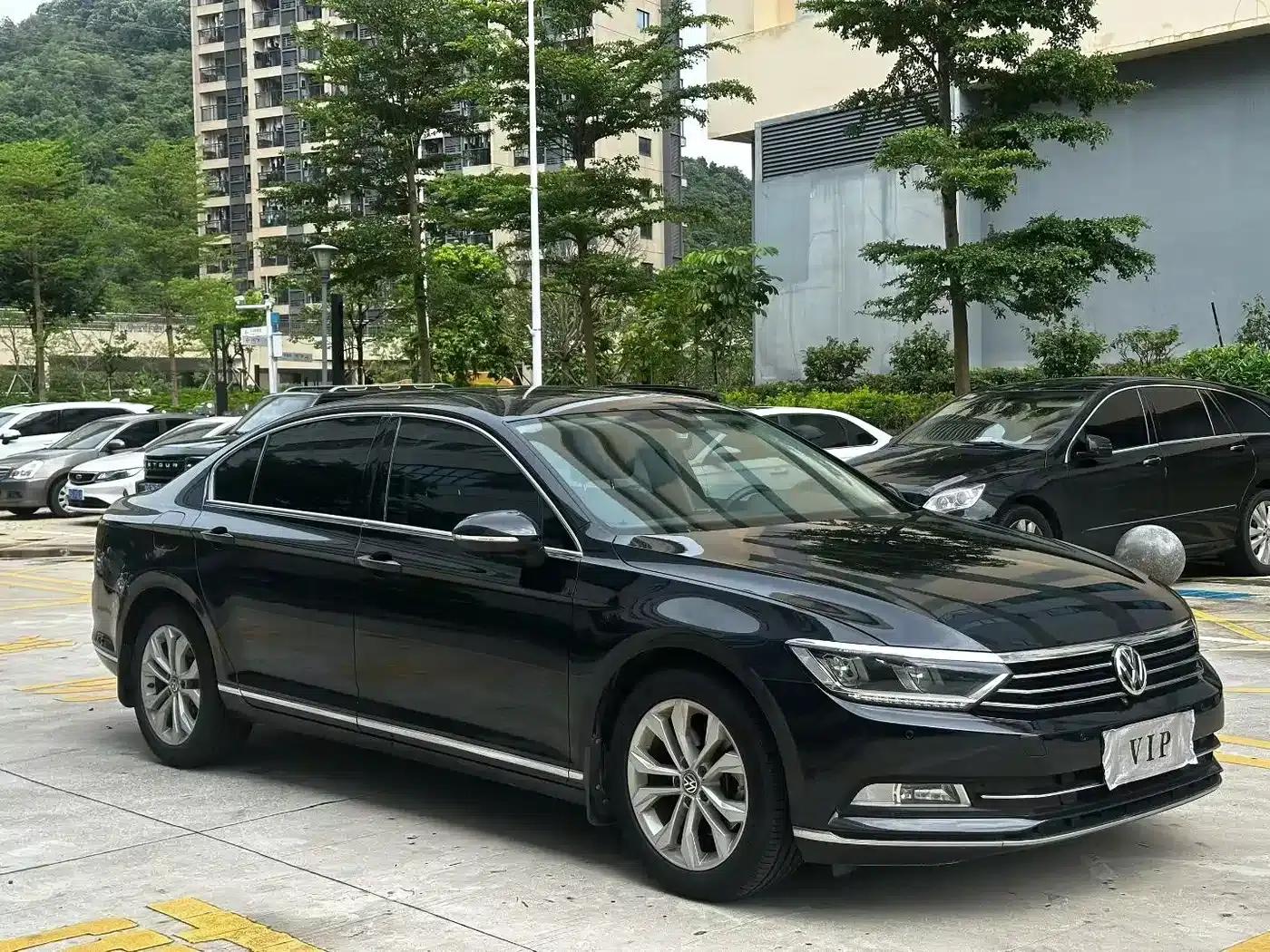 2017 Volkswagen Passat 380TSI DSG Luxury — миниатюра 3