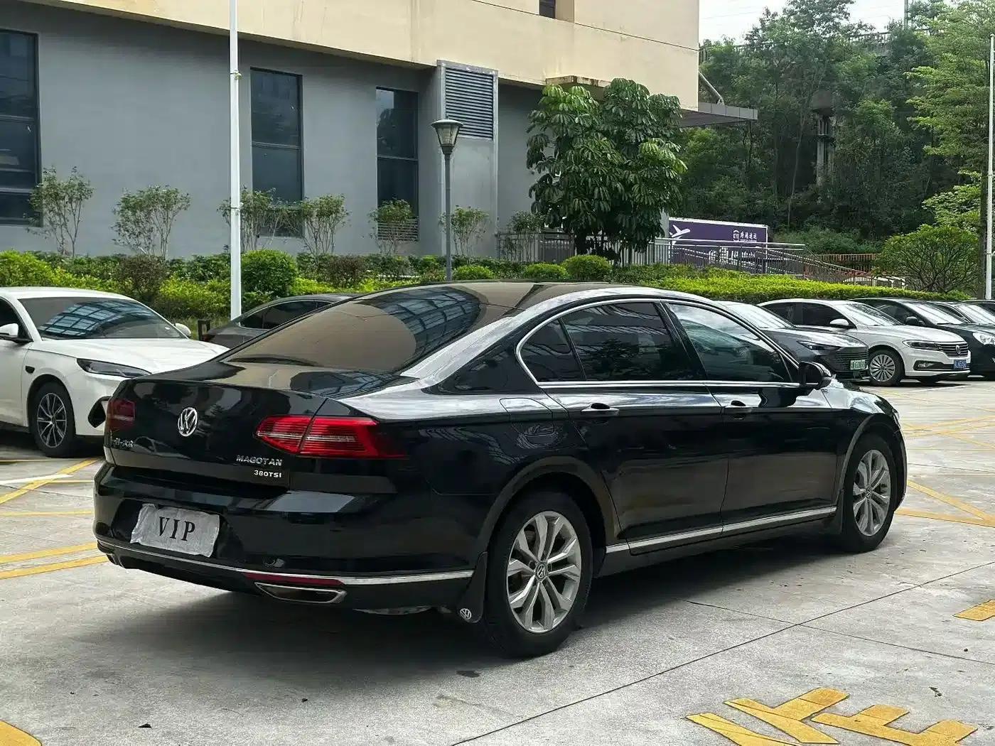 2017 Volkswagen Passat 380TSI DSG Luxury — миниатюра 4